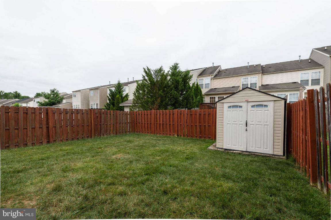 HOLLY WOODS - Residential