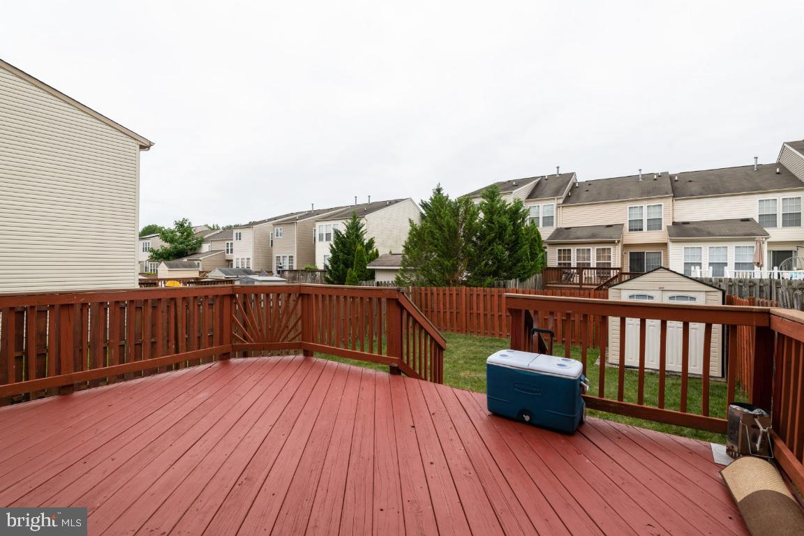 HOLLY WOODS - Residential