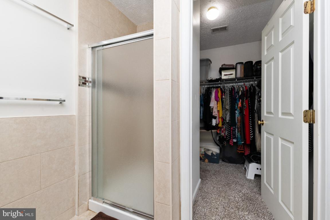 HOLLY WOODS - Residential