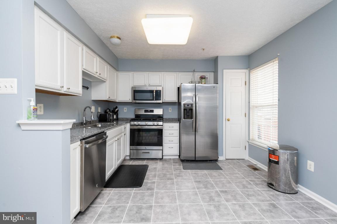 HOLLY WOODS - Residential