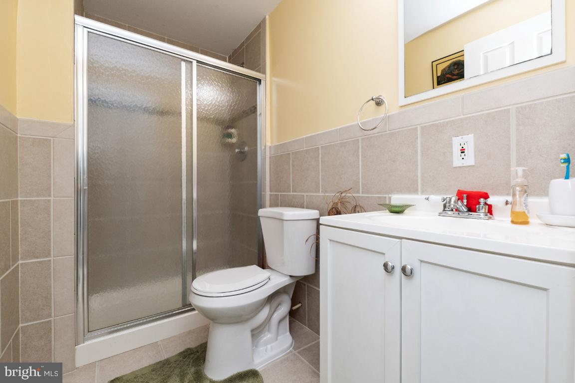 HOLLY WOODS - Residential