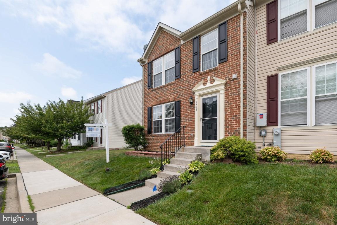 HOLLY WOODS - Residential