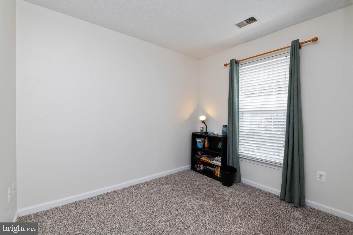 HOLLY WOODS - Residential