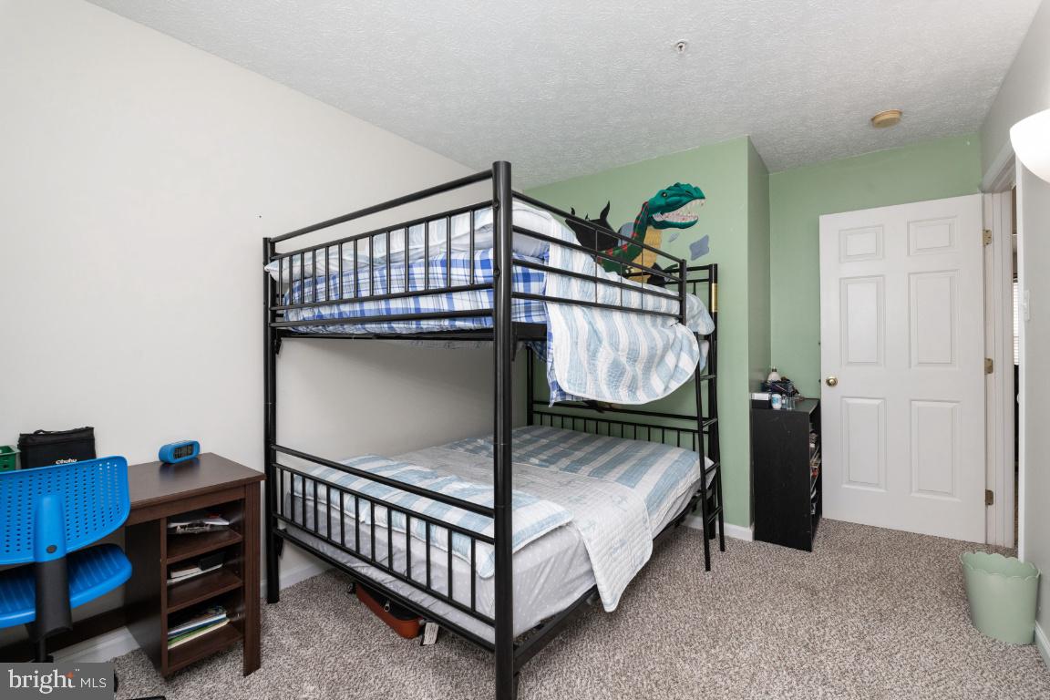 HOLLY WOODS - Residential