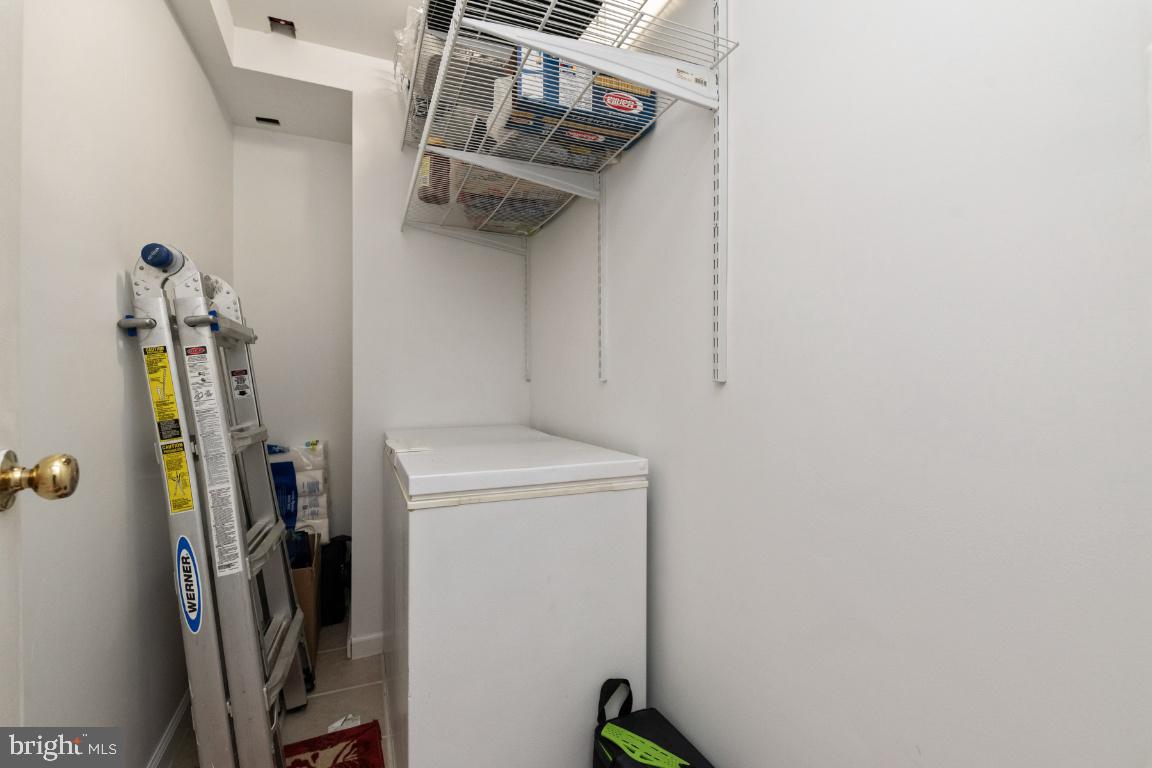 HOLLY WOODS - Residential