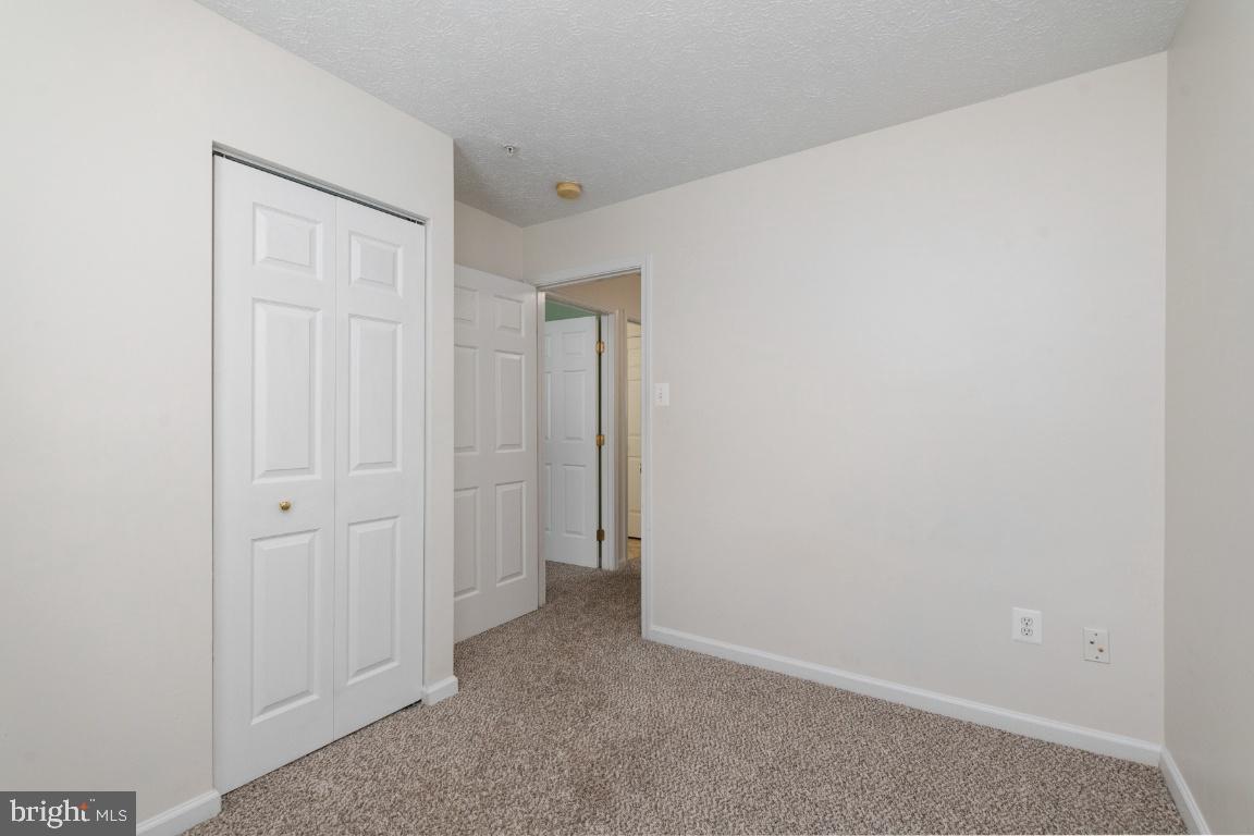 HOLLY WOODS - Residential