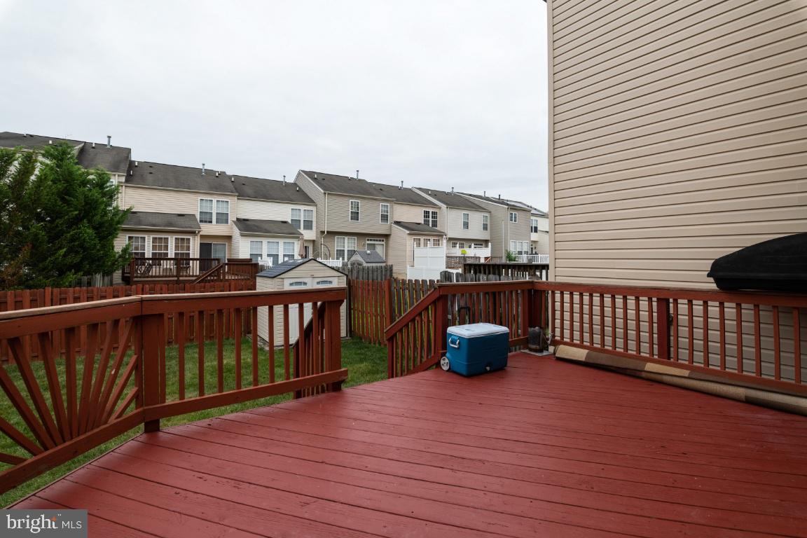 HOLLY WOODS - Residential