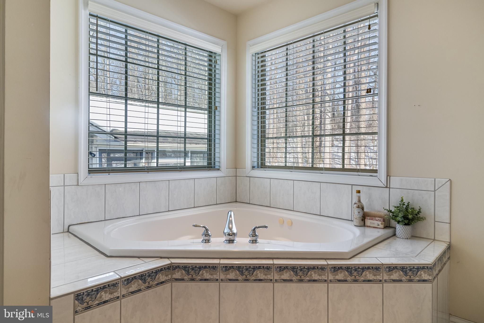 SOUTHGATE - Residential