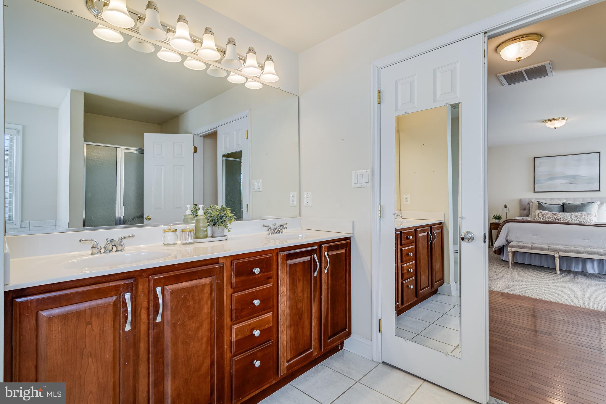 SOUTHGATE - Residential