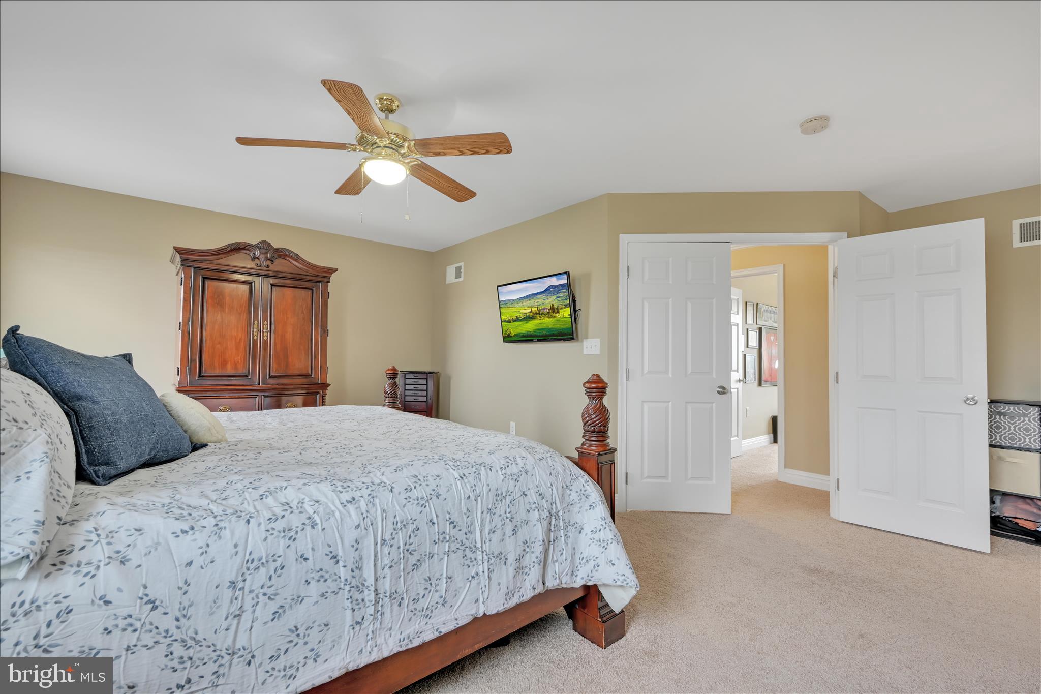 LONDON CROFT - Residential