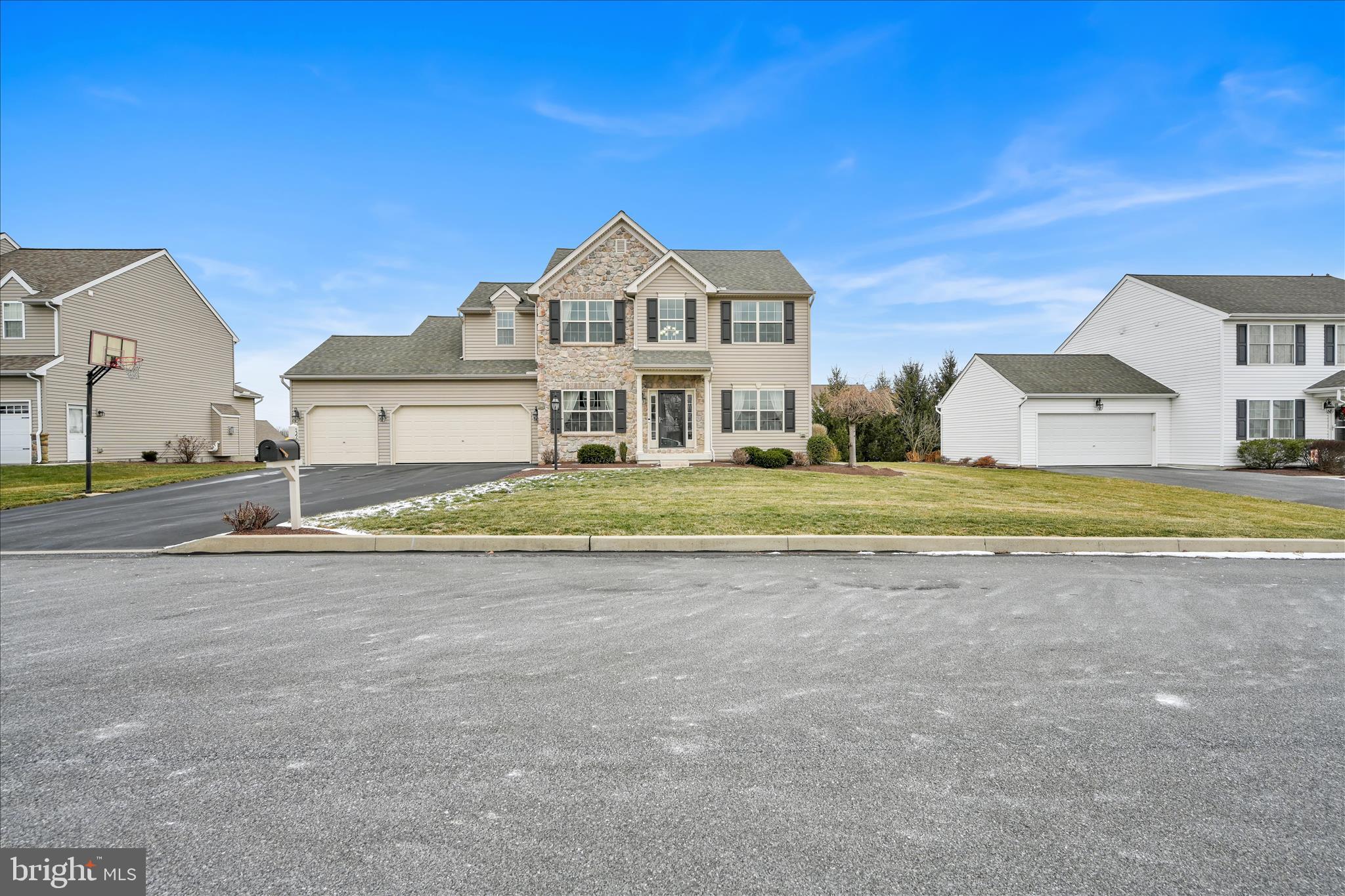 LONDON CROFT - Residential