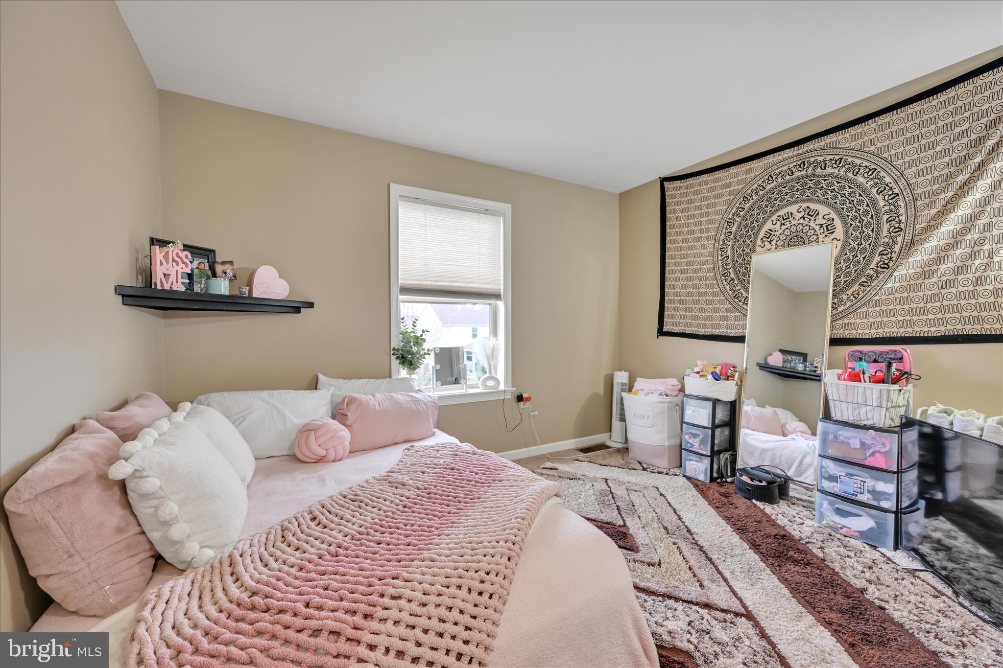 LONDON CROFT - Residential