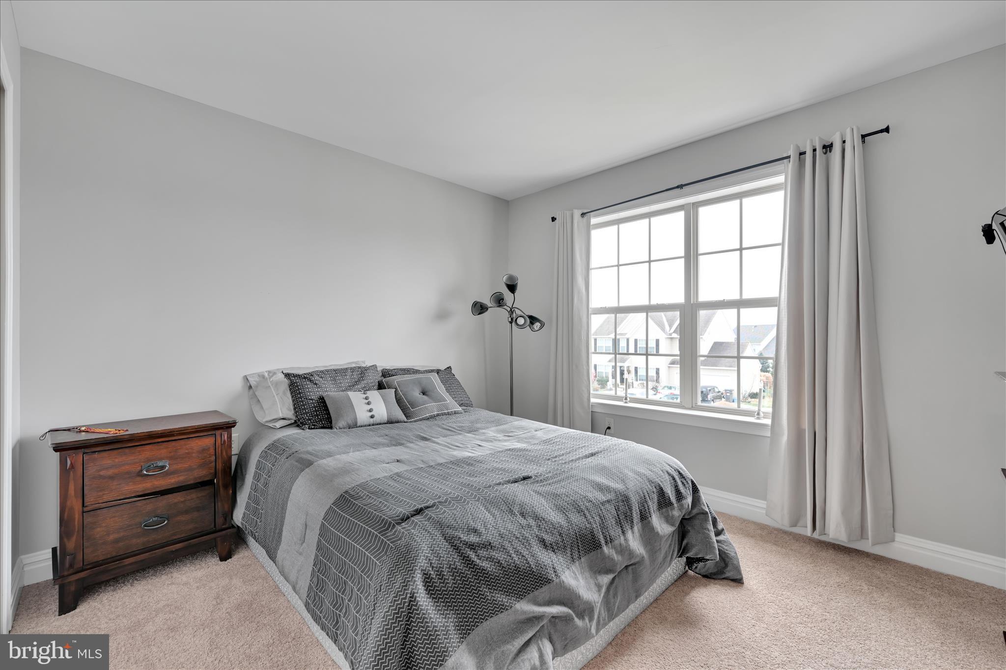 LONDON CROFT - Residential