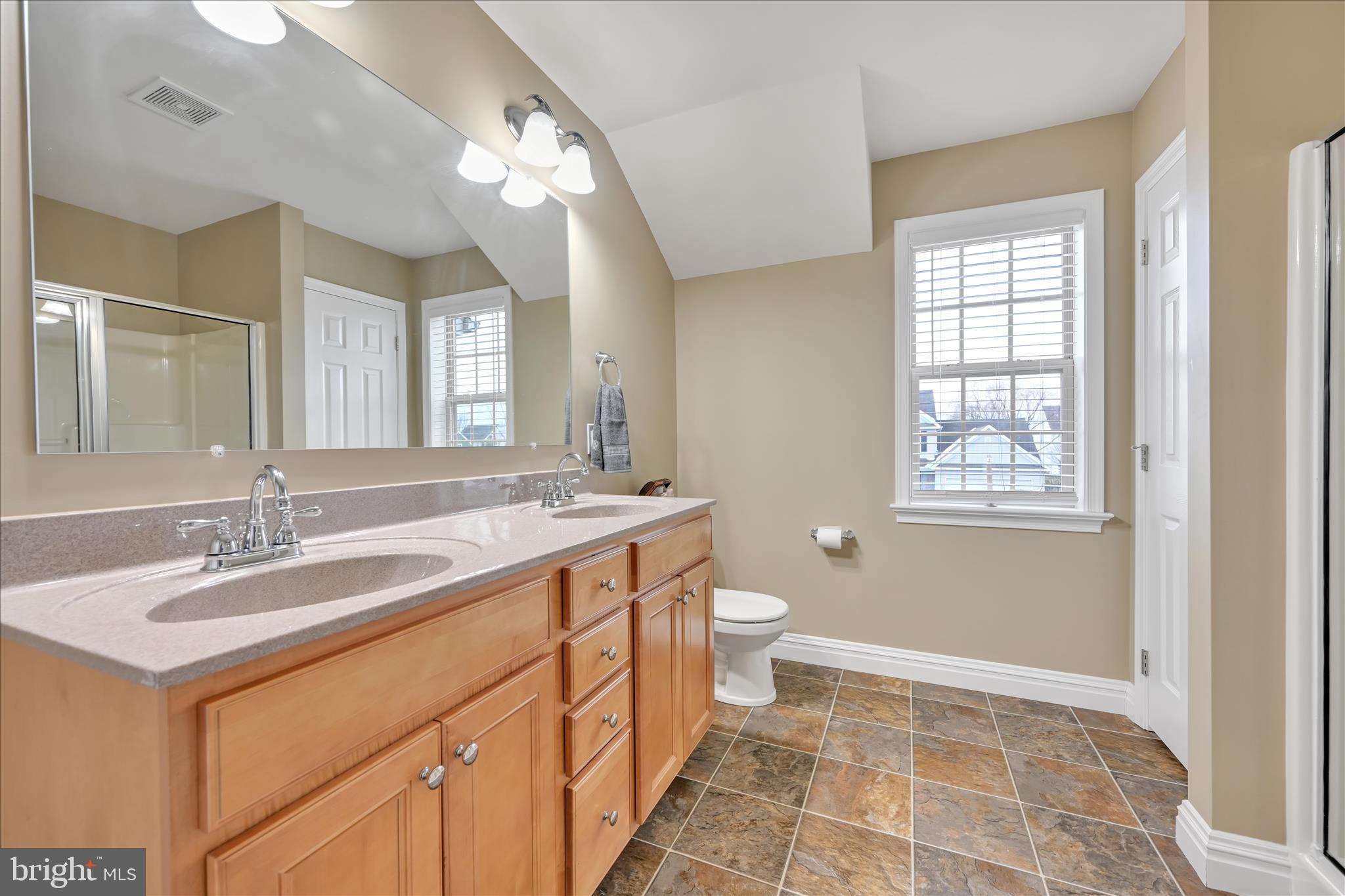 LONDON CROFT - Residential