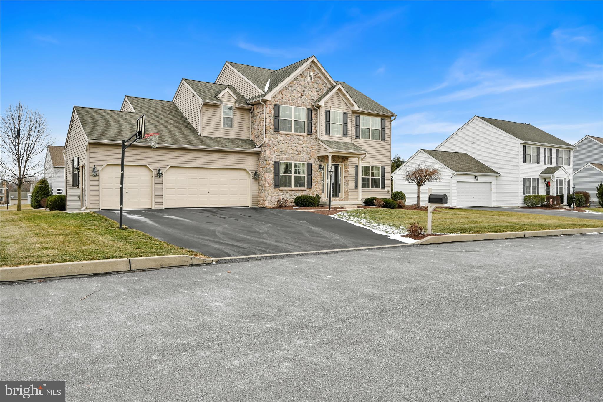 36 PEMBROOKE LN L-0108