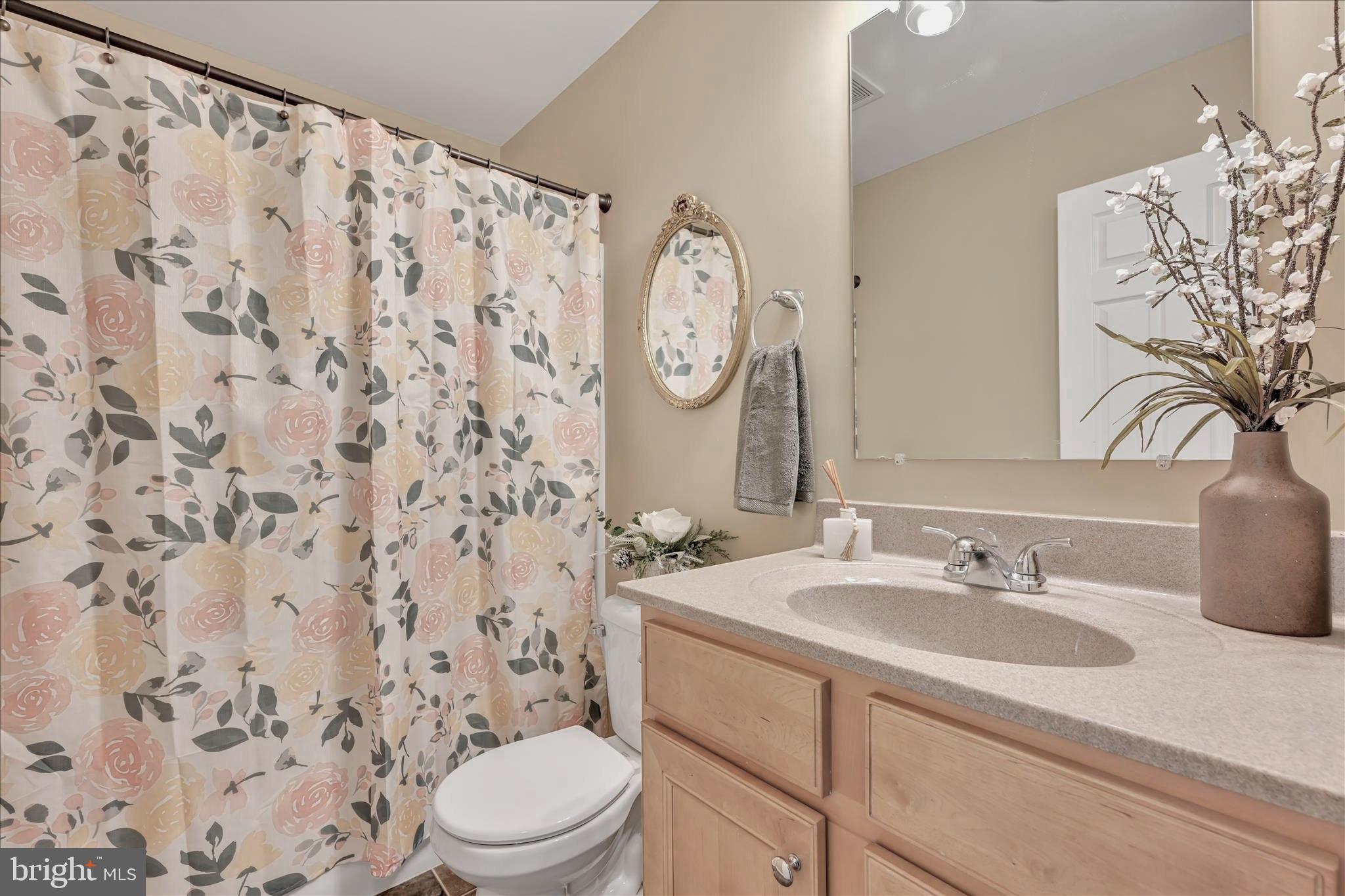 LONDON CROFT - Residential