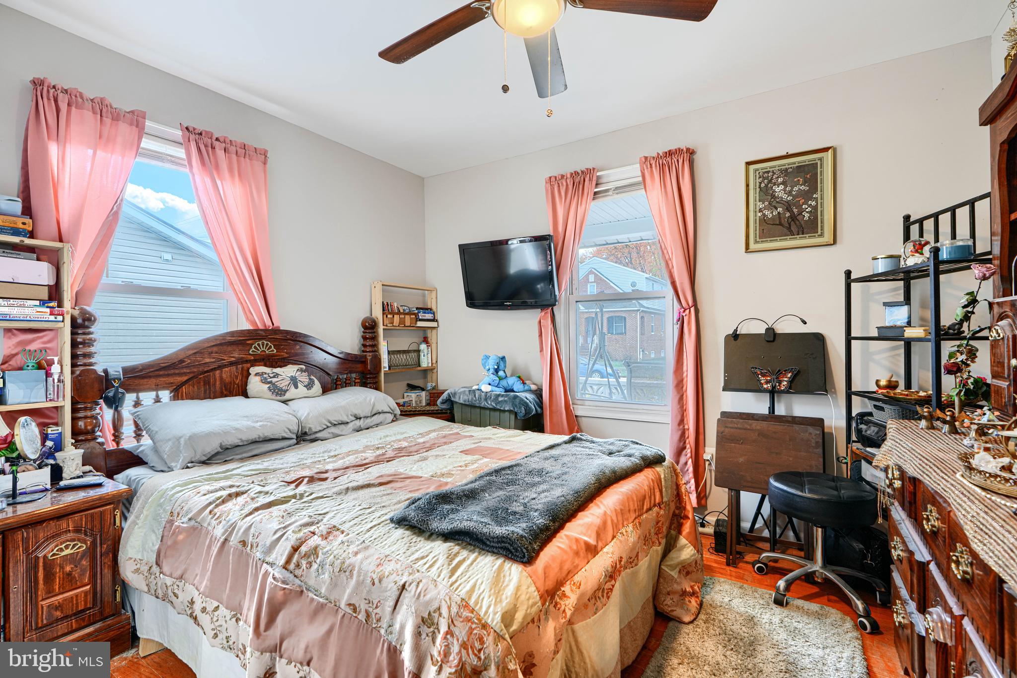 WOODSIDE - Residential