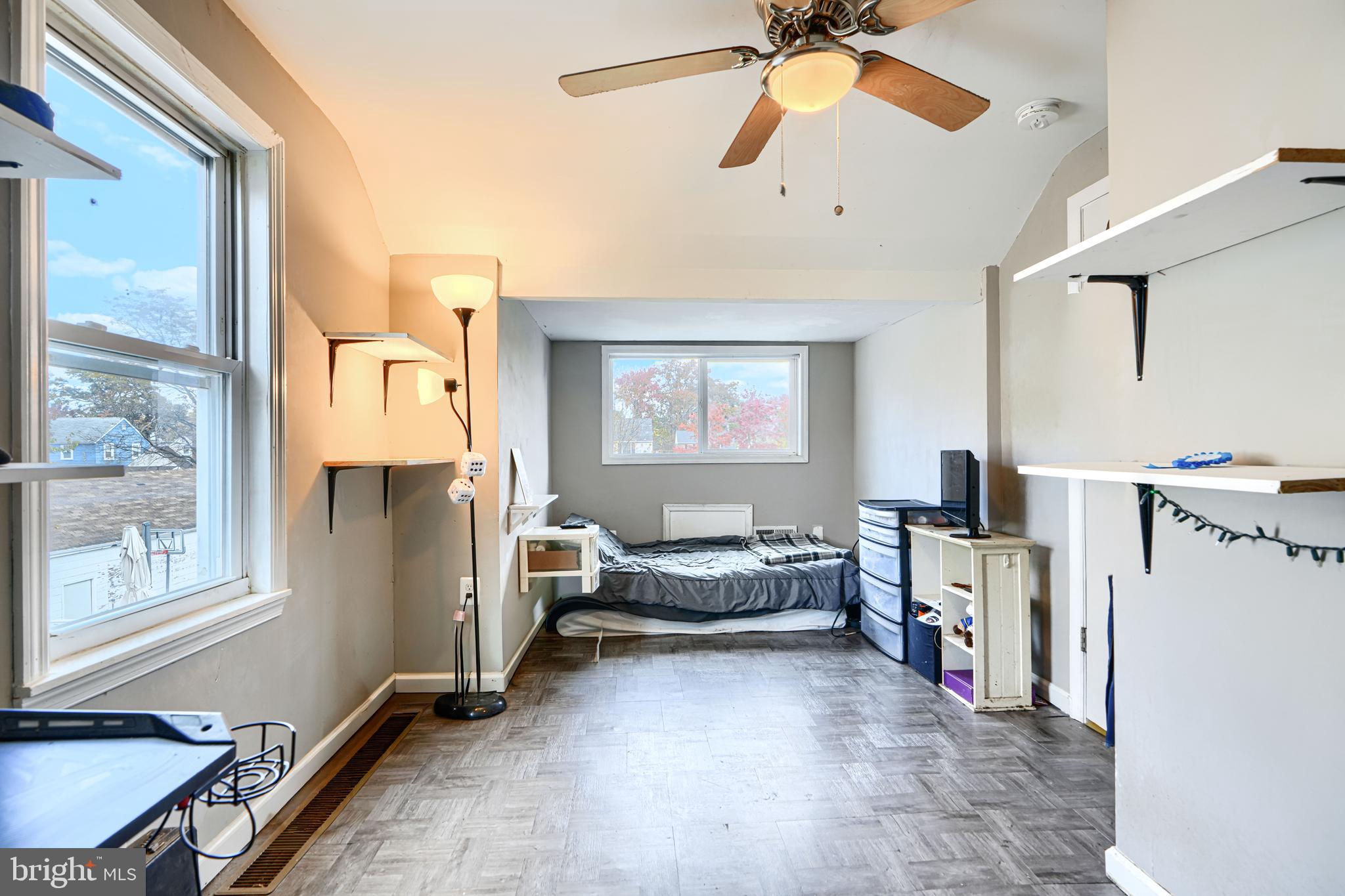 WOODSIDE - Residential