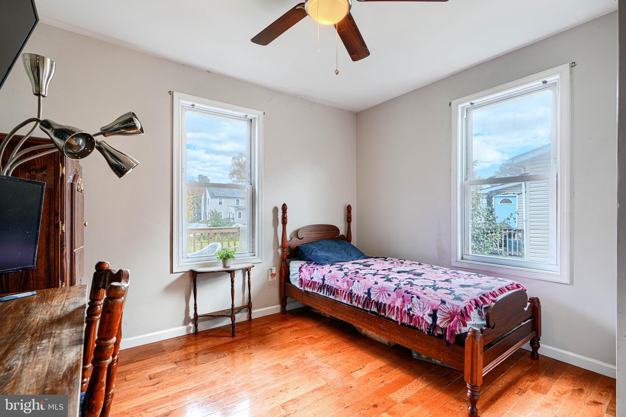 WOODSIDE - Residential