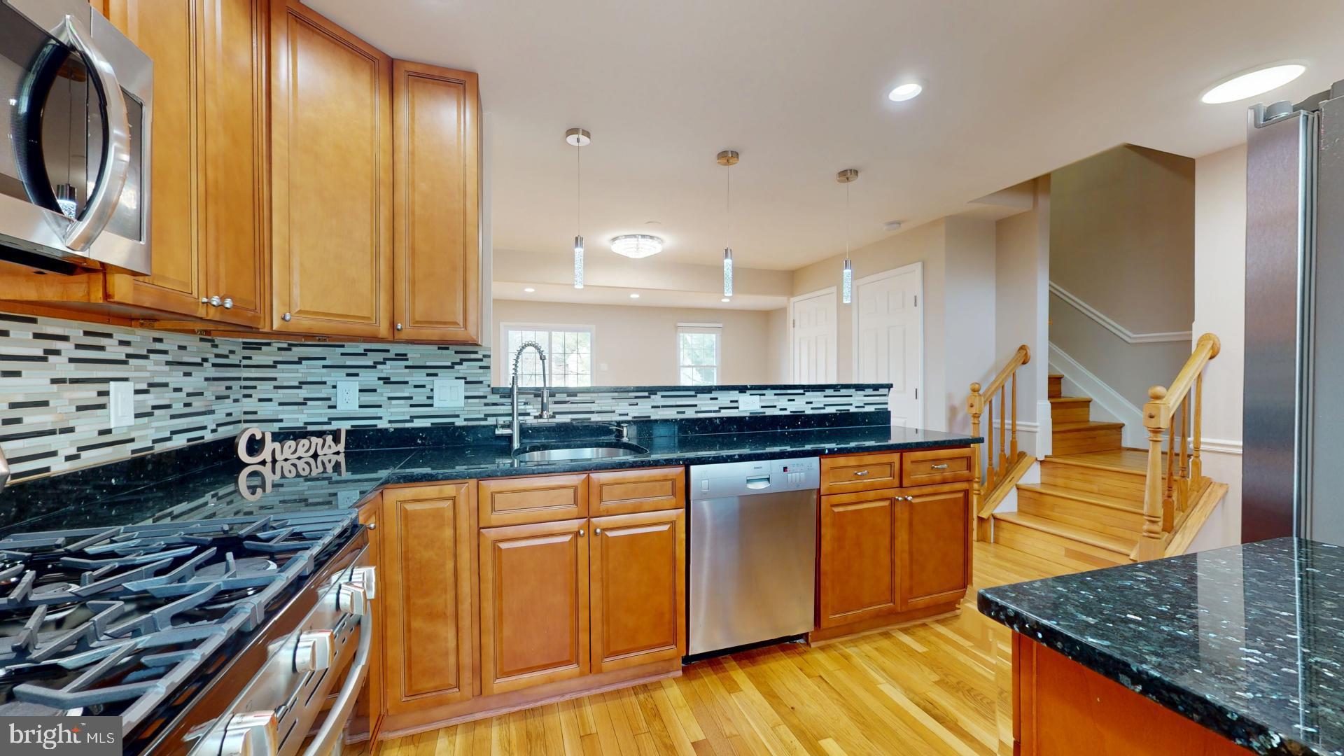 8151 CRABAPPLE LANE