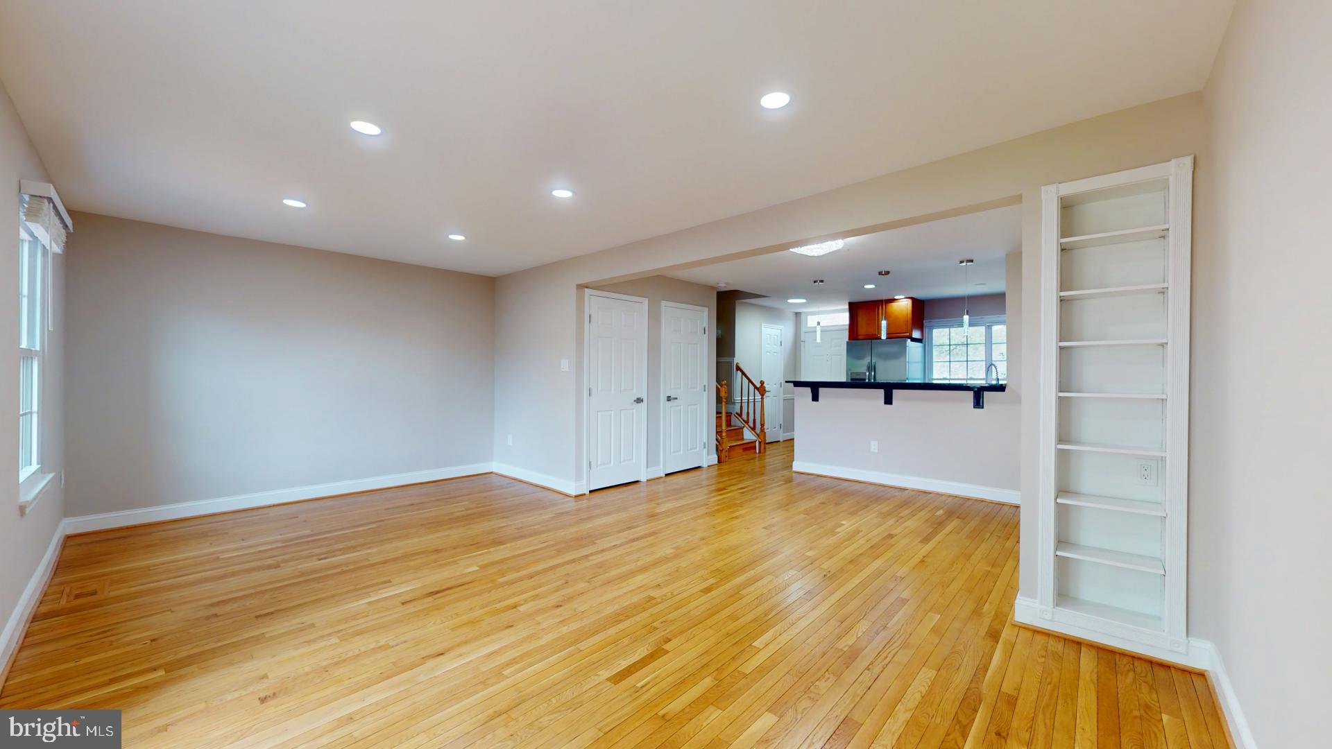 8151 CRABAPPLE LANE