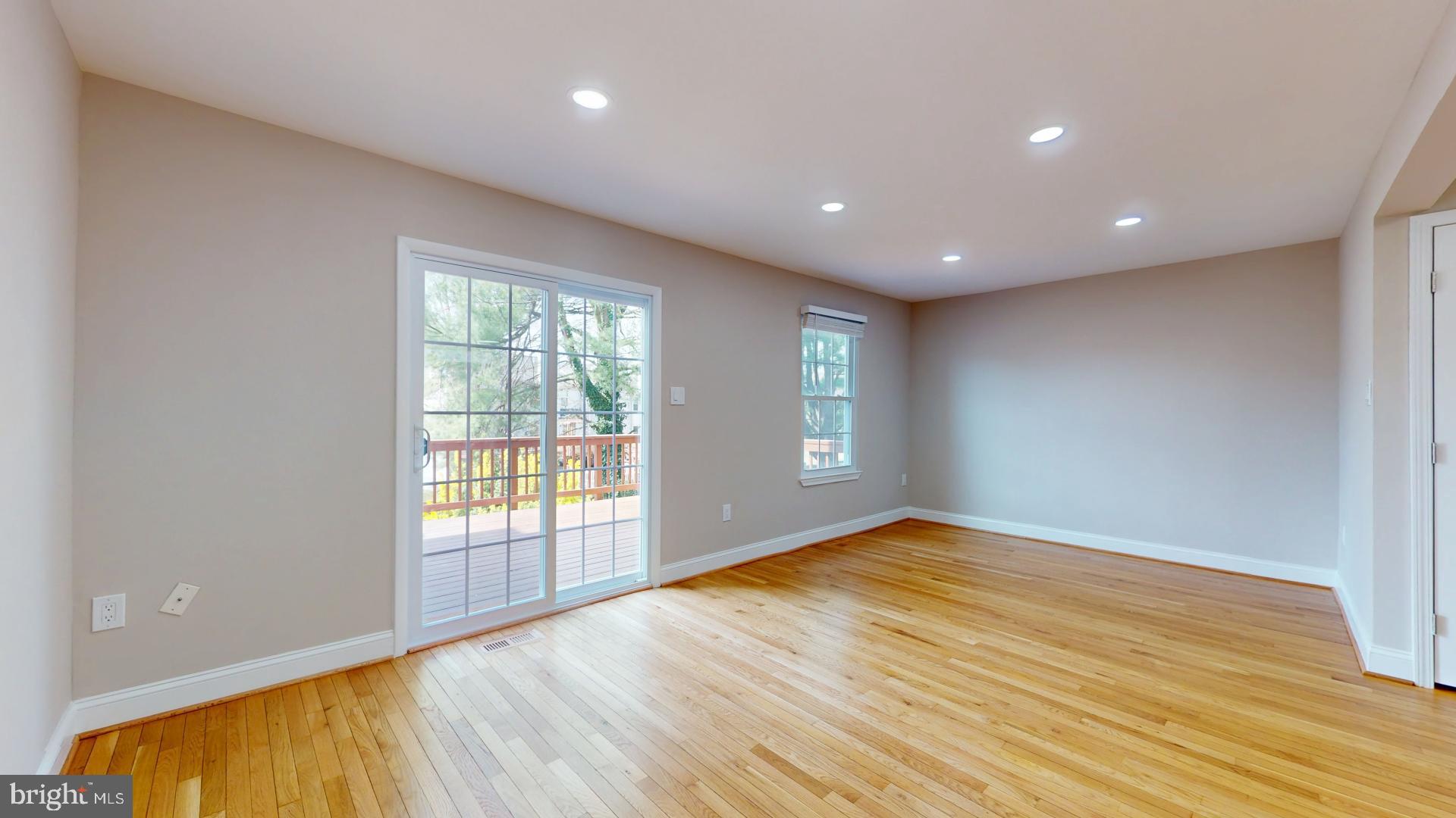 8151 CRABAPPLE LANE