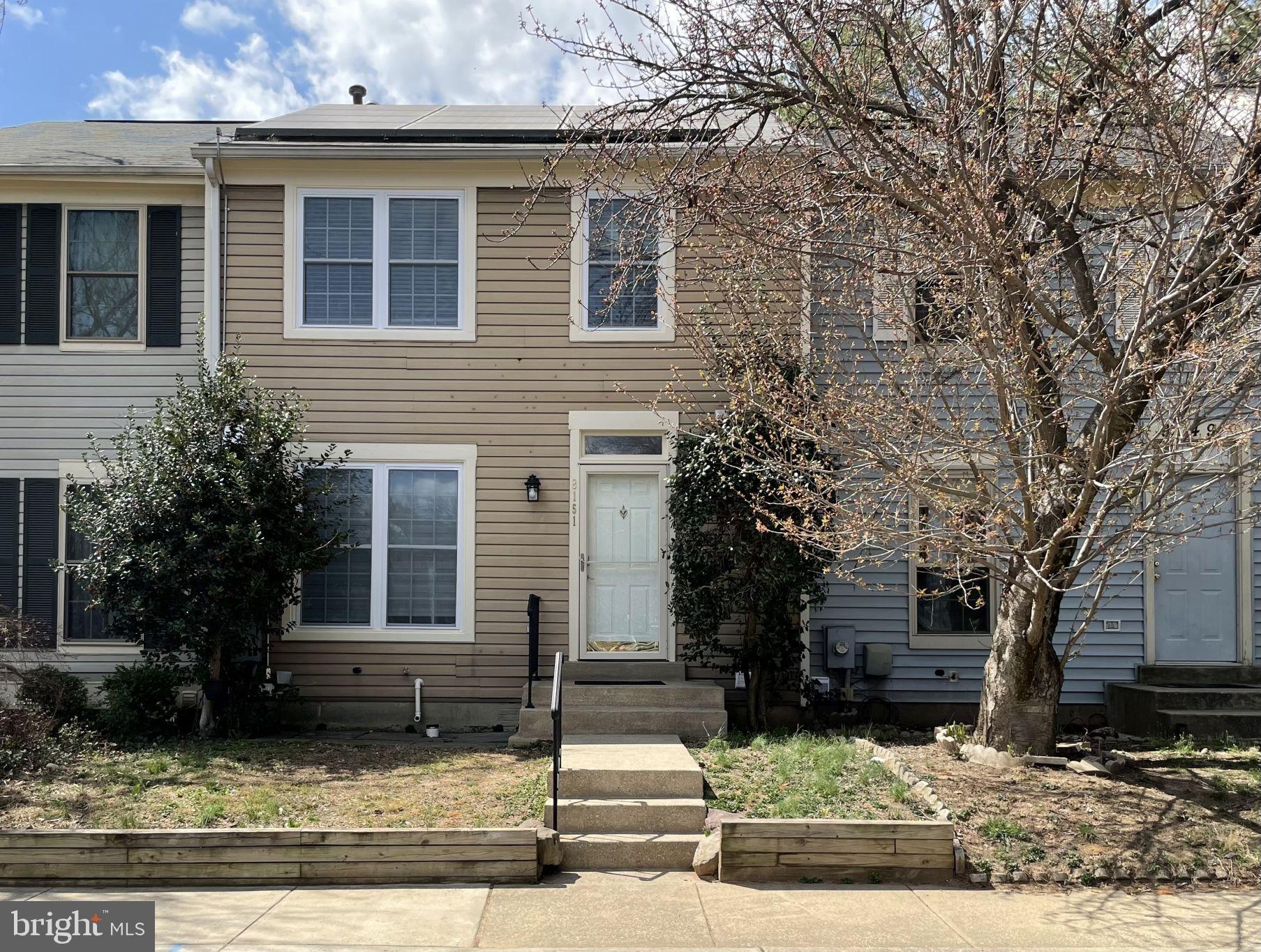 8151 CRABAPPLE LANE