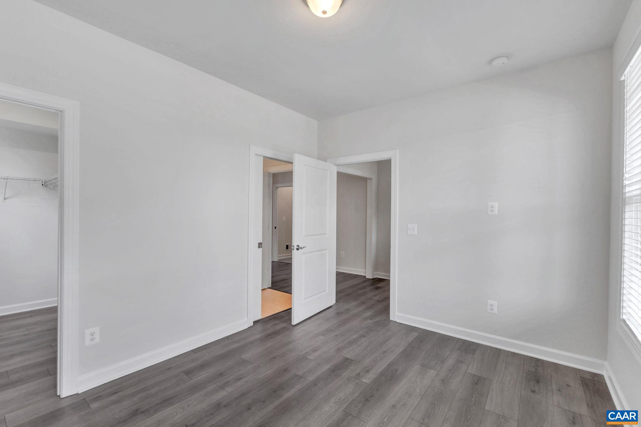 MEADOW BROOK - Residential