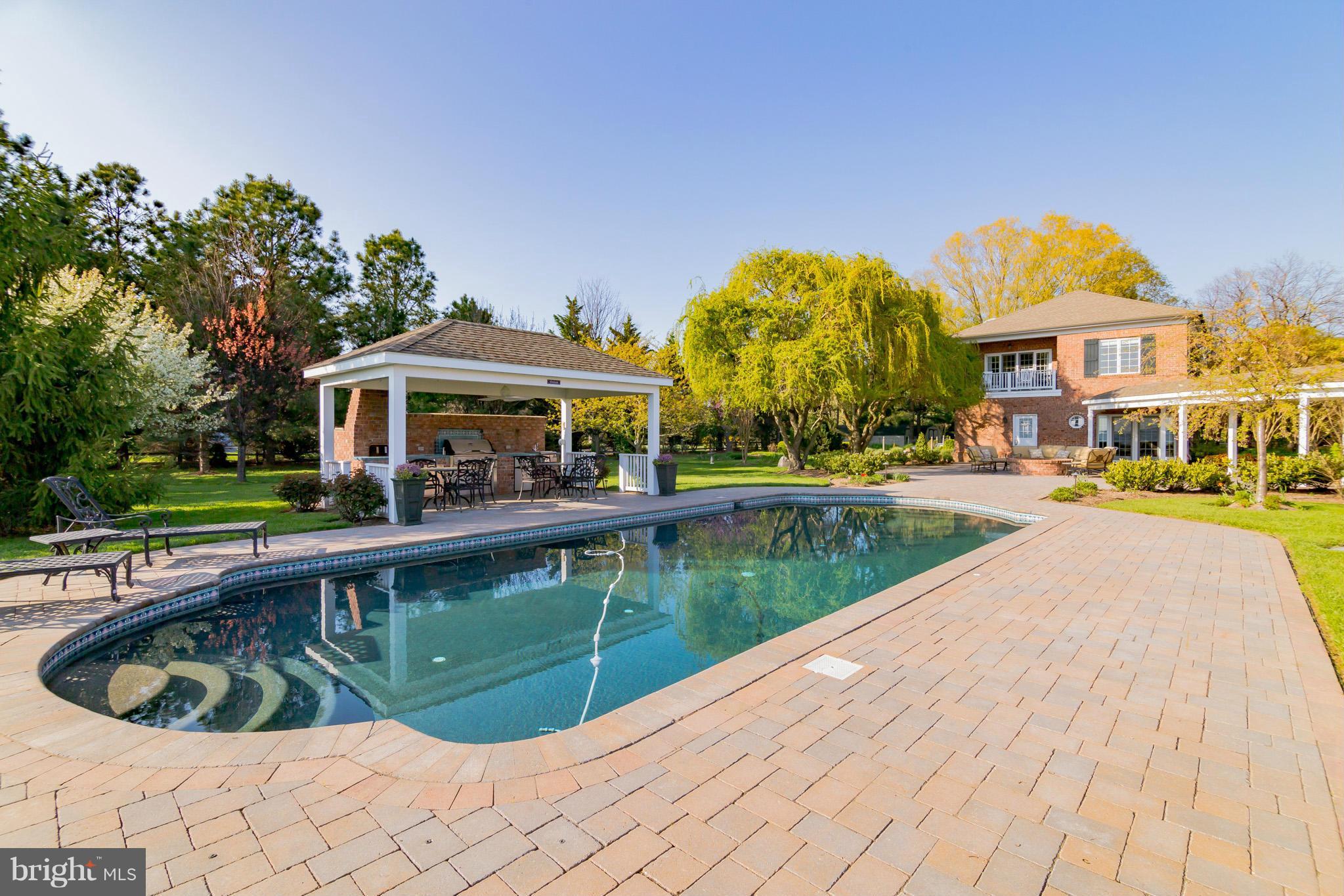 RAYS POINT - Residential