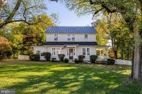 Photo of 150 S 32nd Street, PURCELLVILLE, VA 20132 (MLS # VALO2123872)