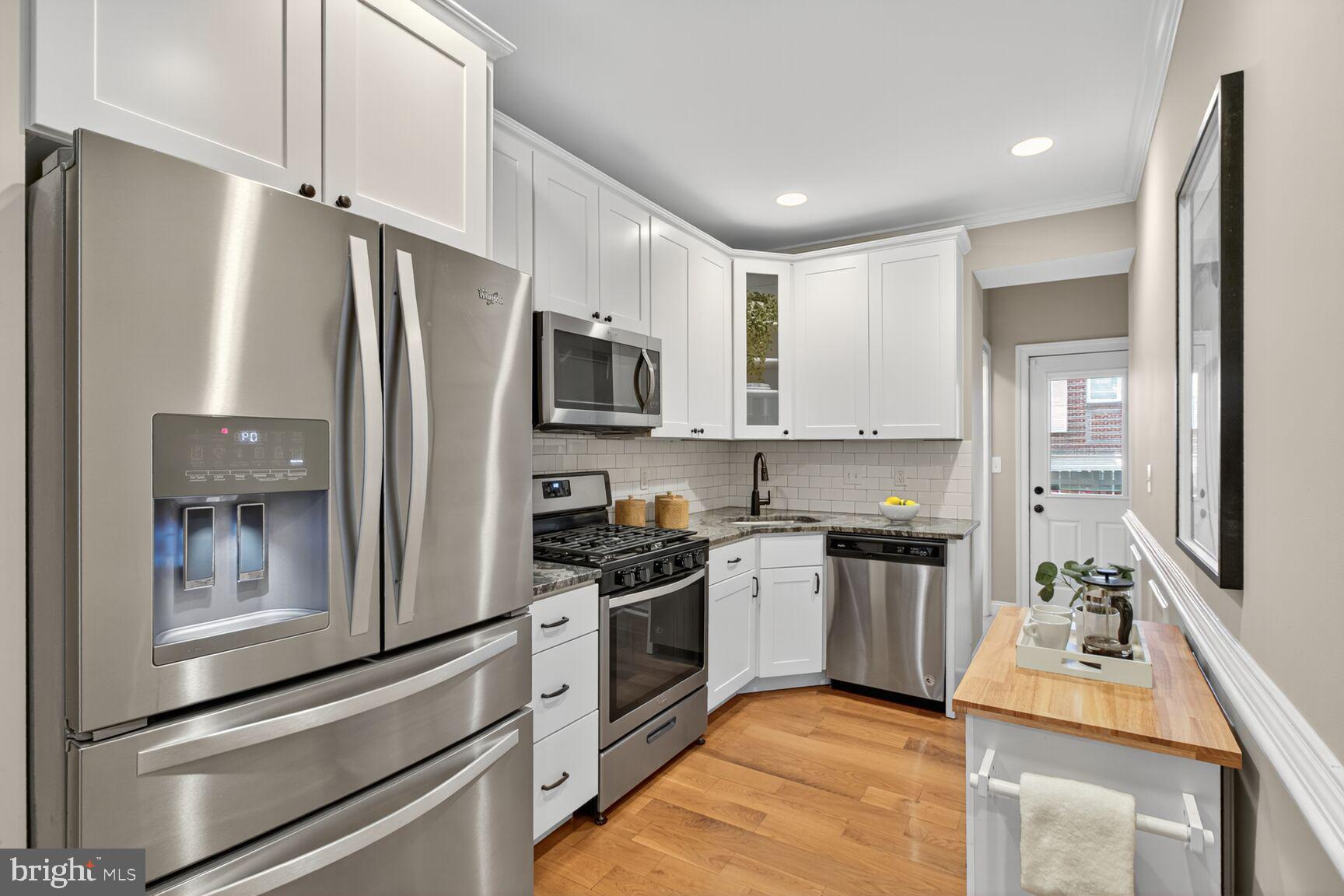 LOCUST POINT - Residential