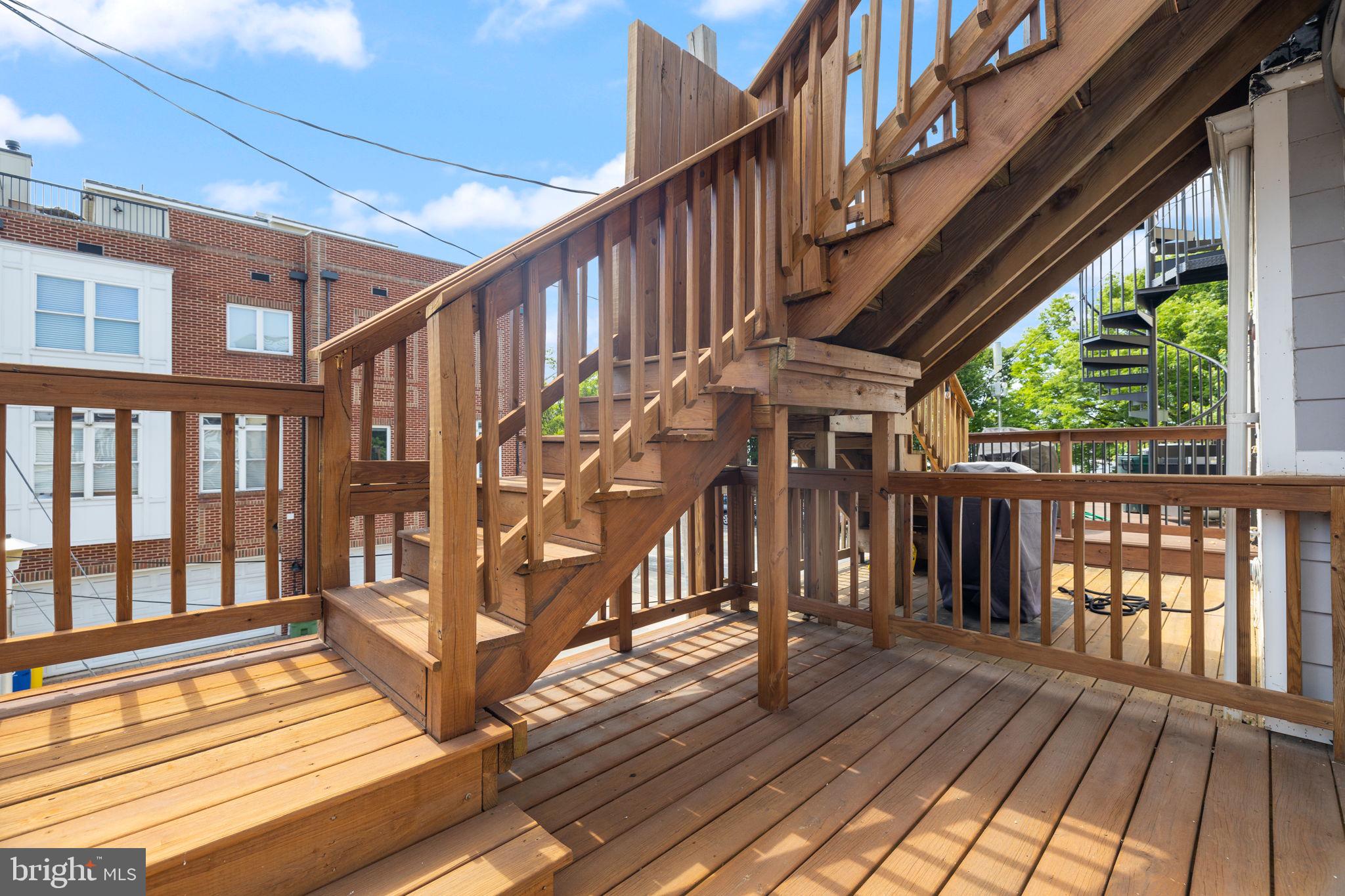 LOCUST POINT - Residential