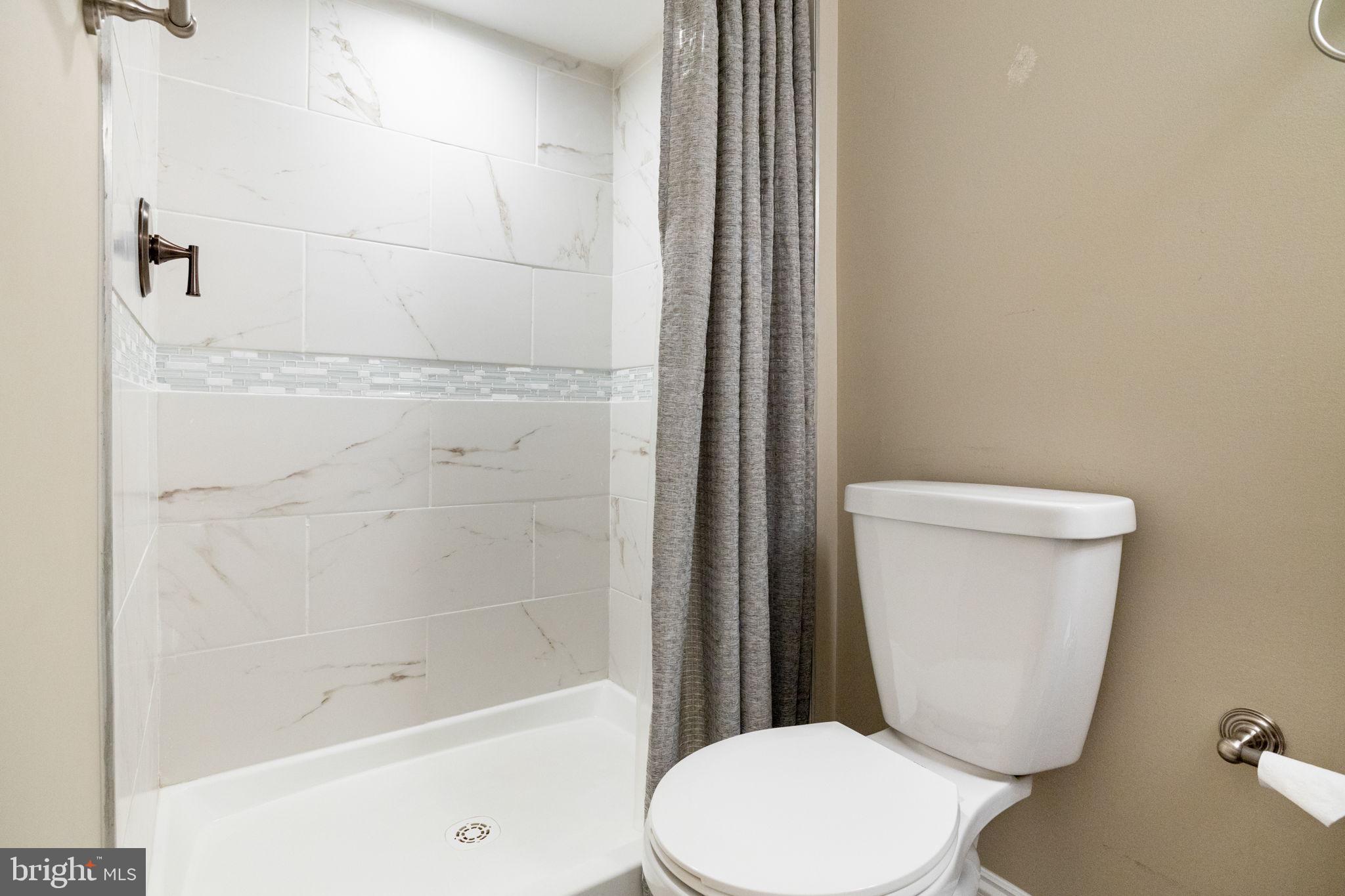 LOCUST POINT - Residential