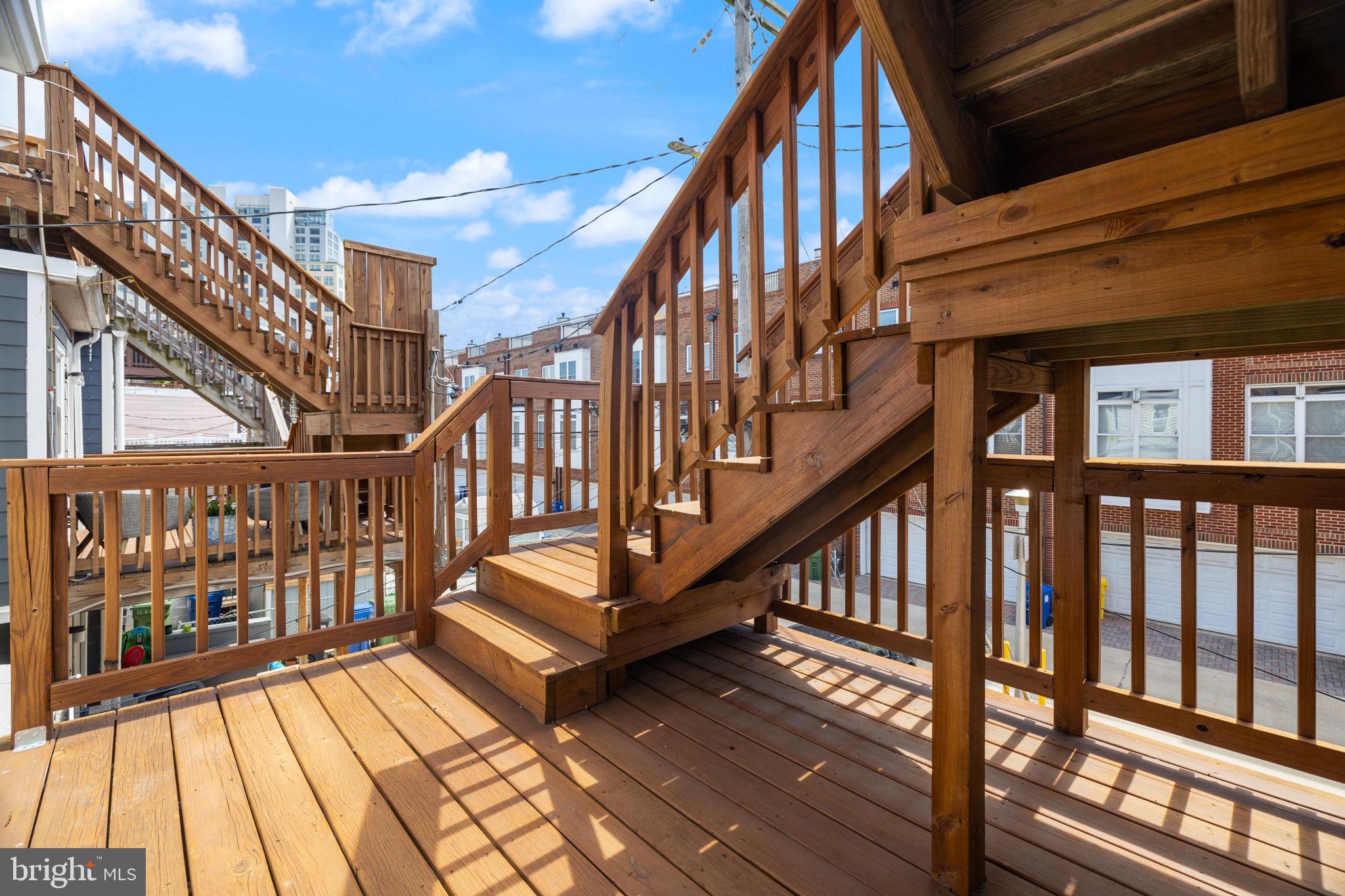 LOCUST POINT - Residential