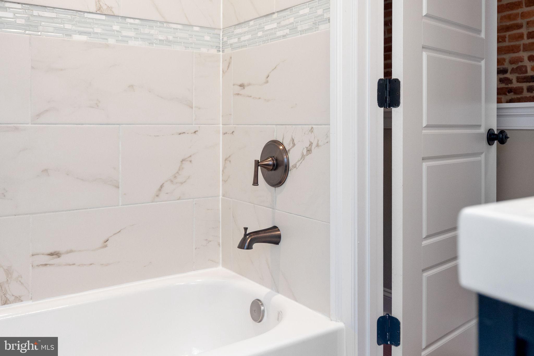 LOCUST POINT - Residential