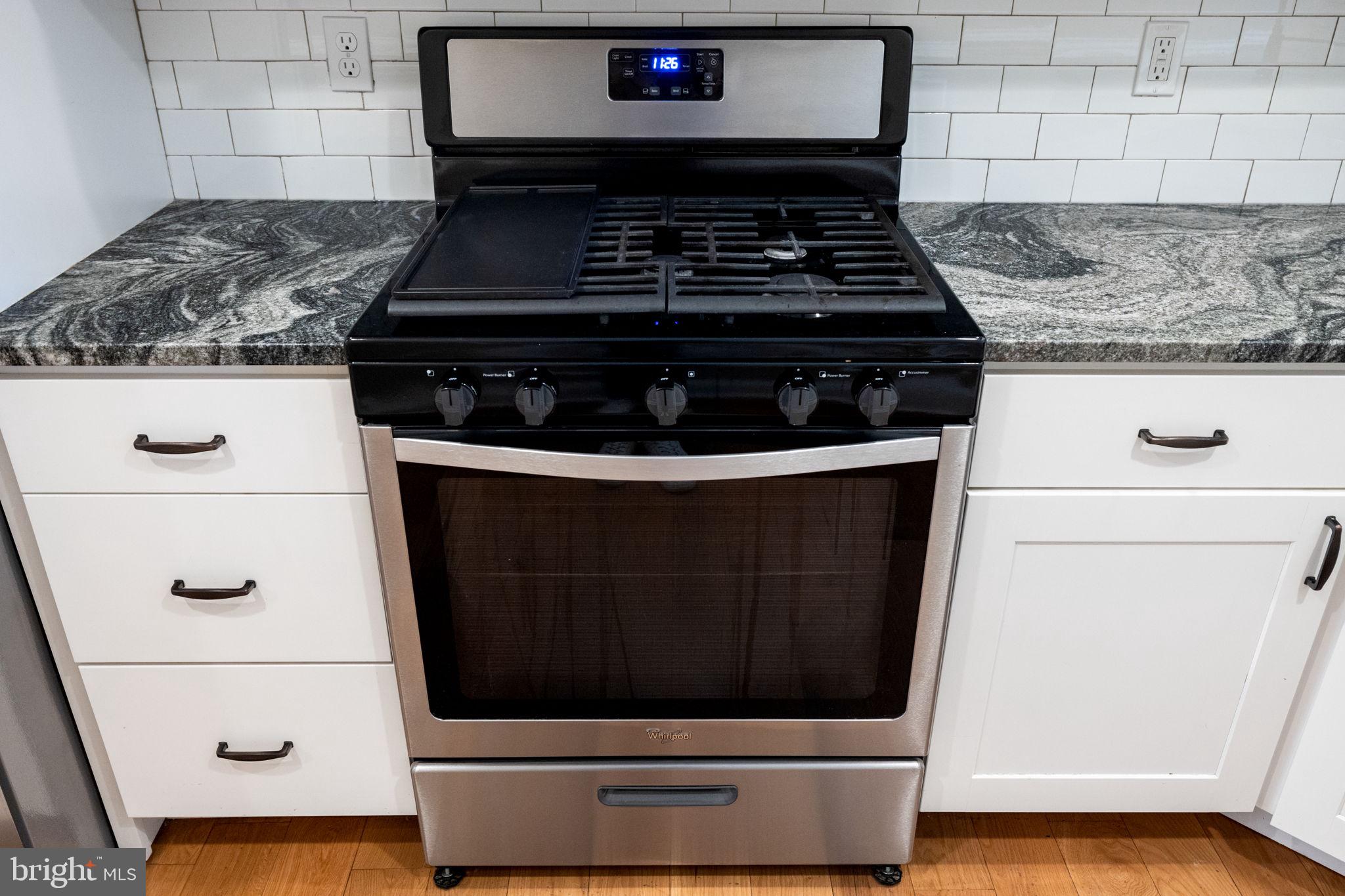 LOCUST POINT - Residential