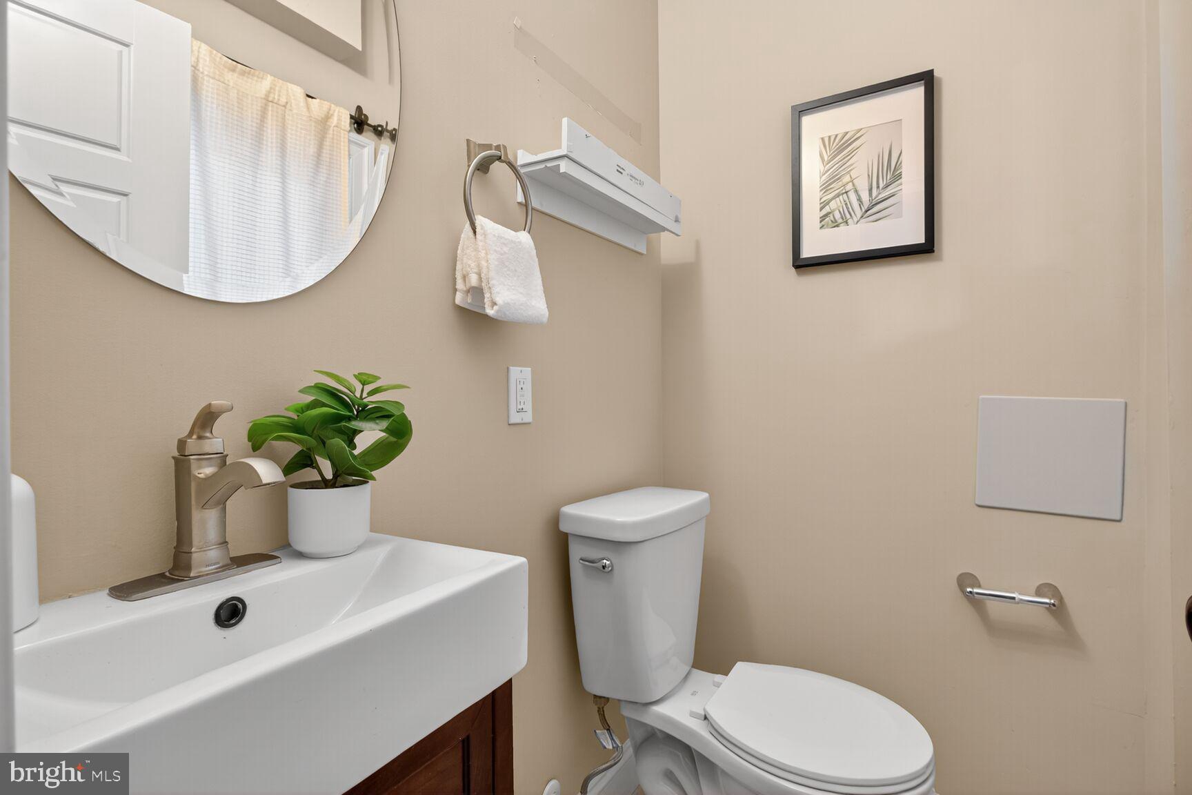 LOCUST POINT - Residential