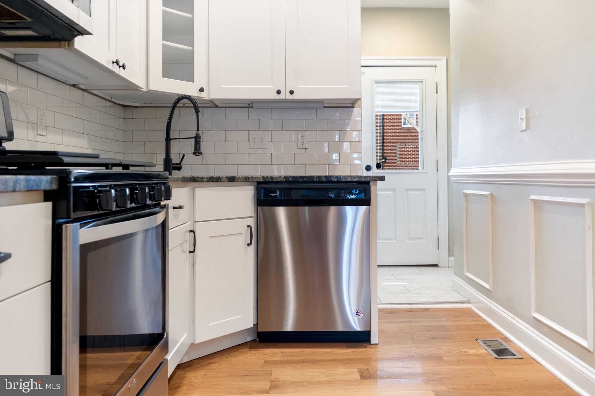 LOCUST POINT - Residential