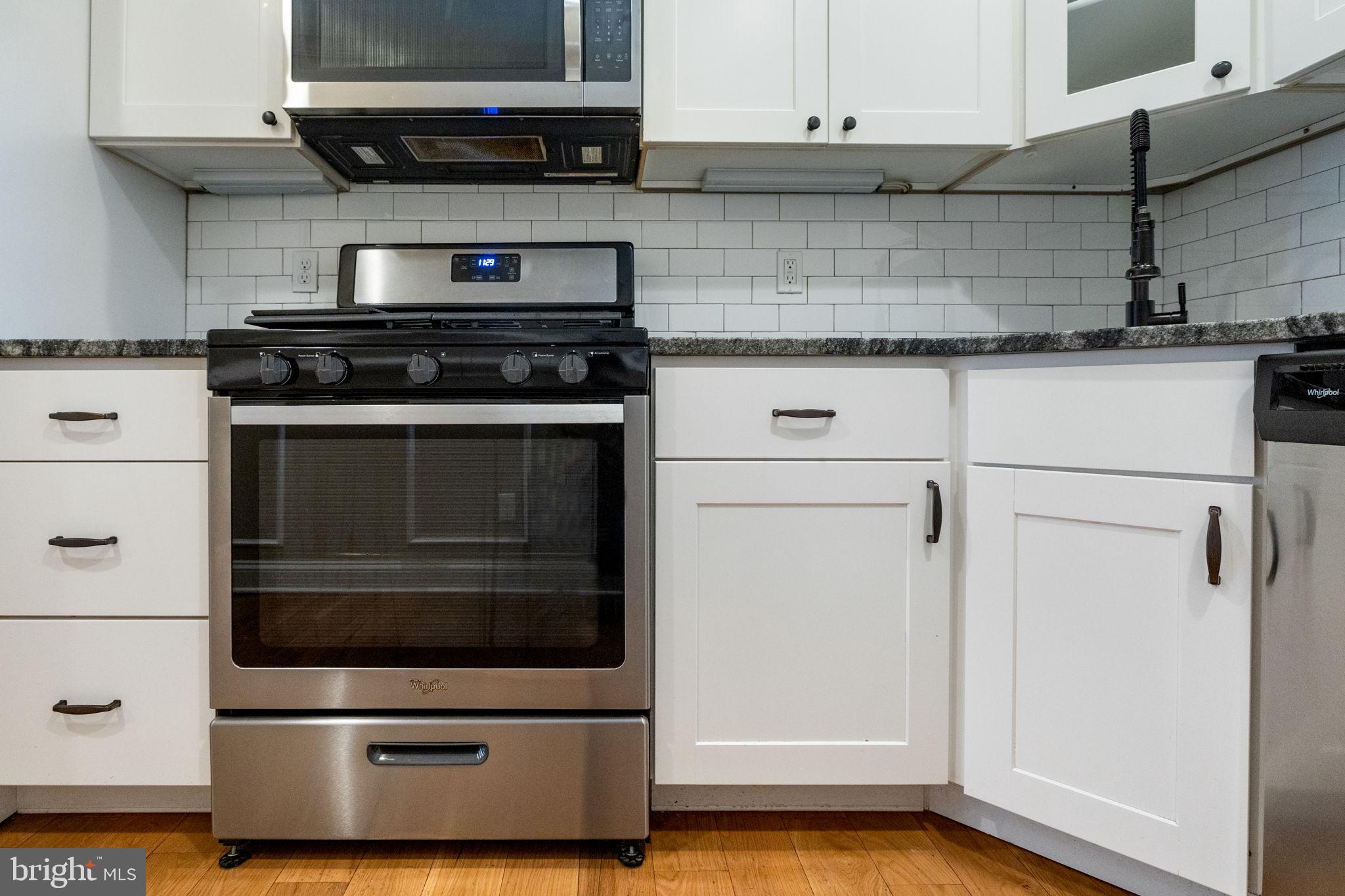 LOCUST POINT - Residential