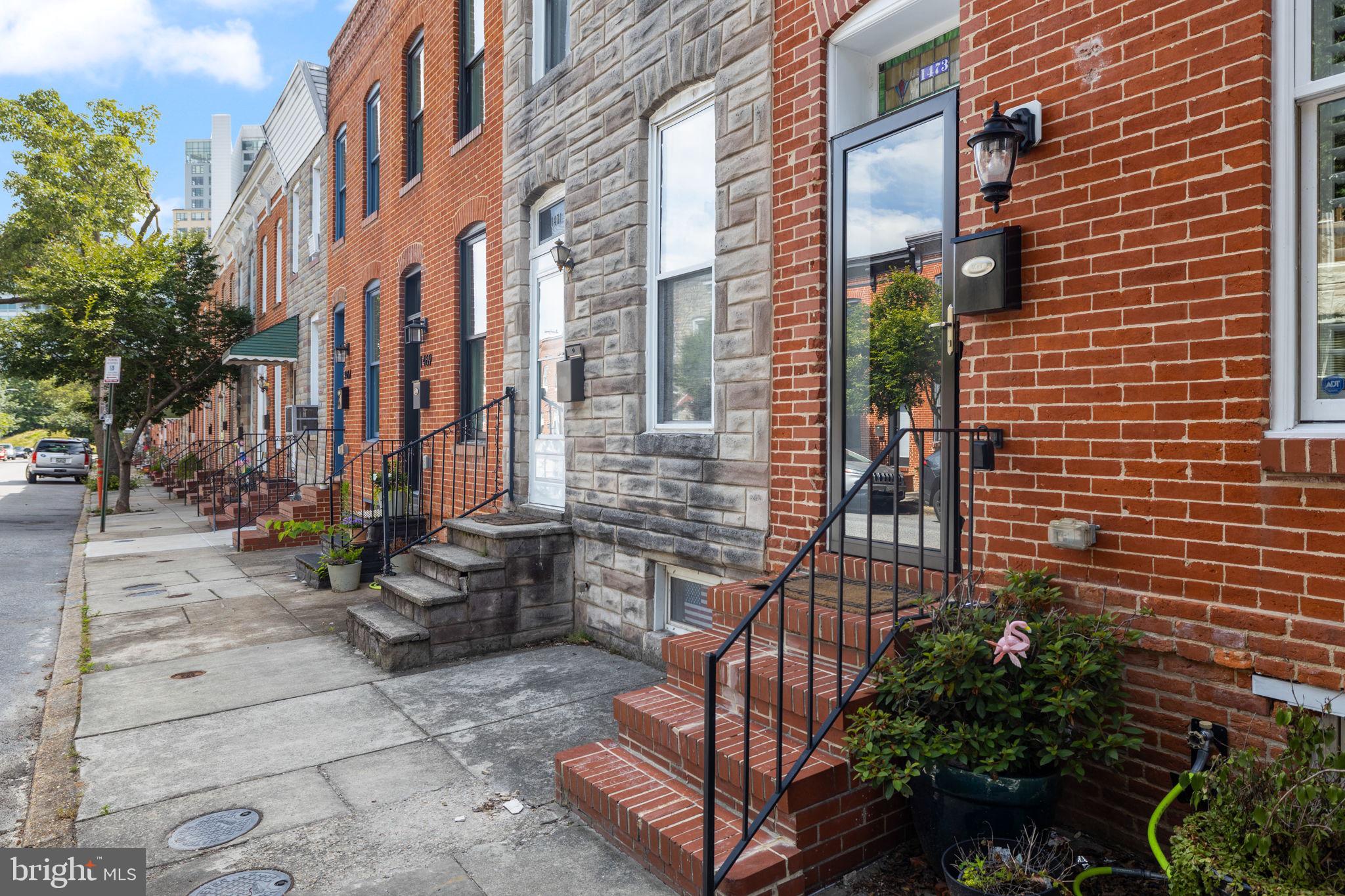 LOCUST POINT - Residential