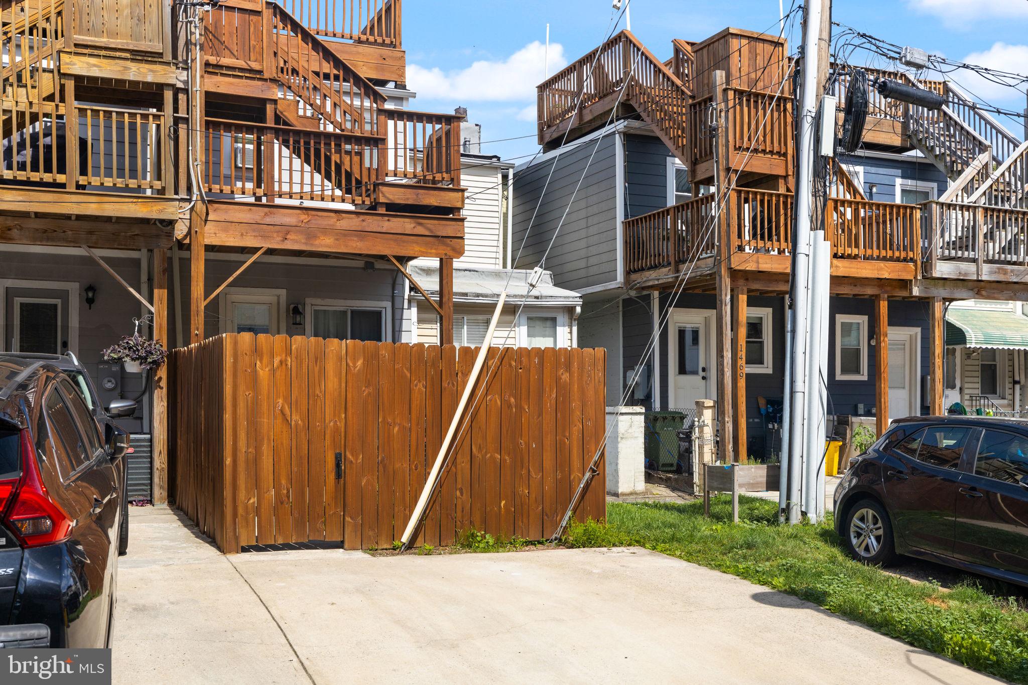 LOCUST POINT - Residential