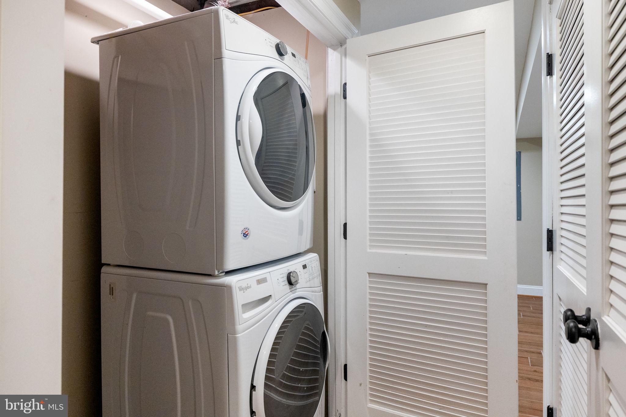 LOCUST POINT - Residential