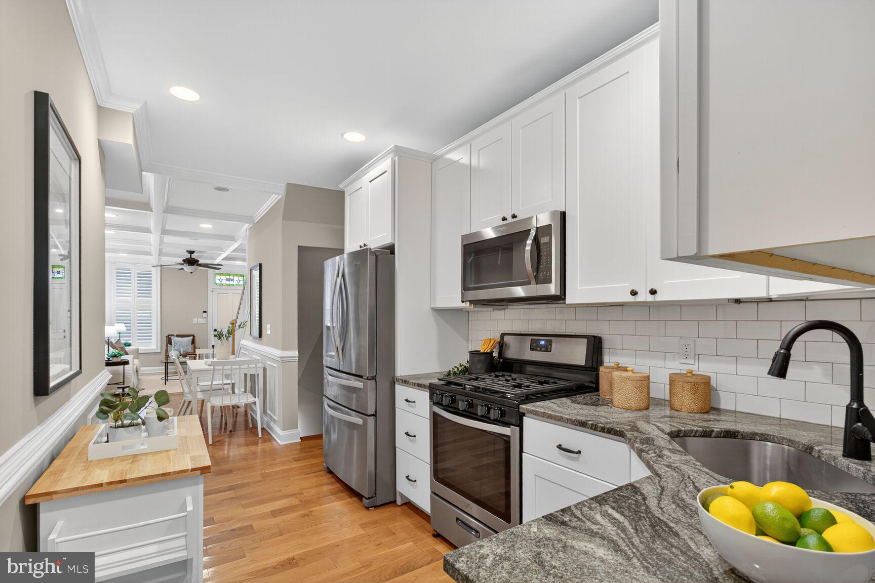 LOCUST POINT - Residential