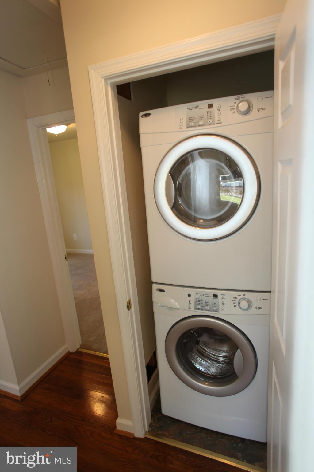 PIMMIT HILLS - Residential Lease