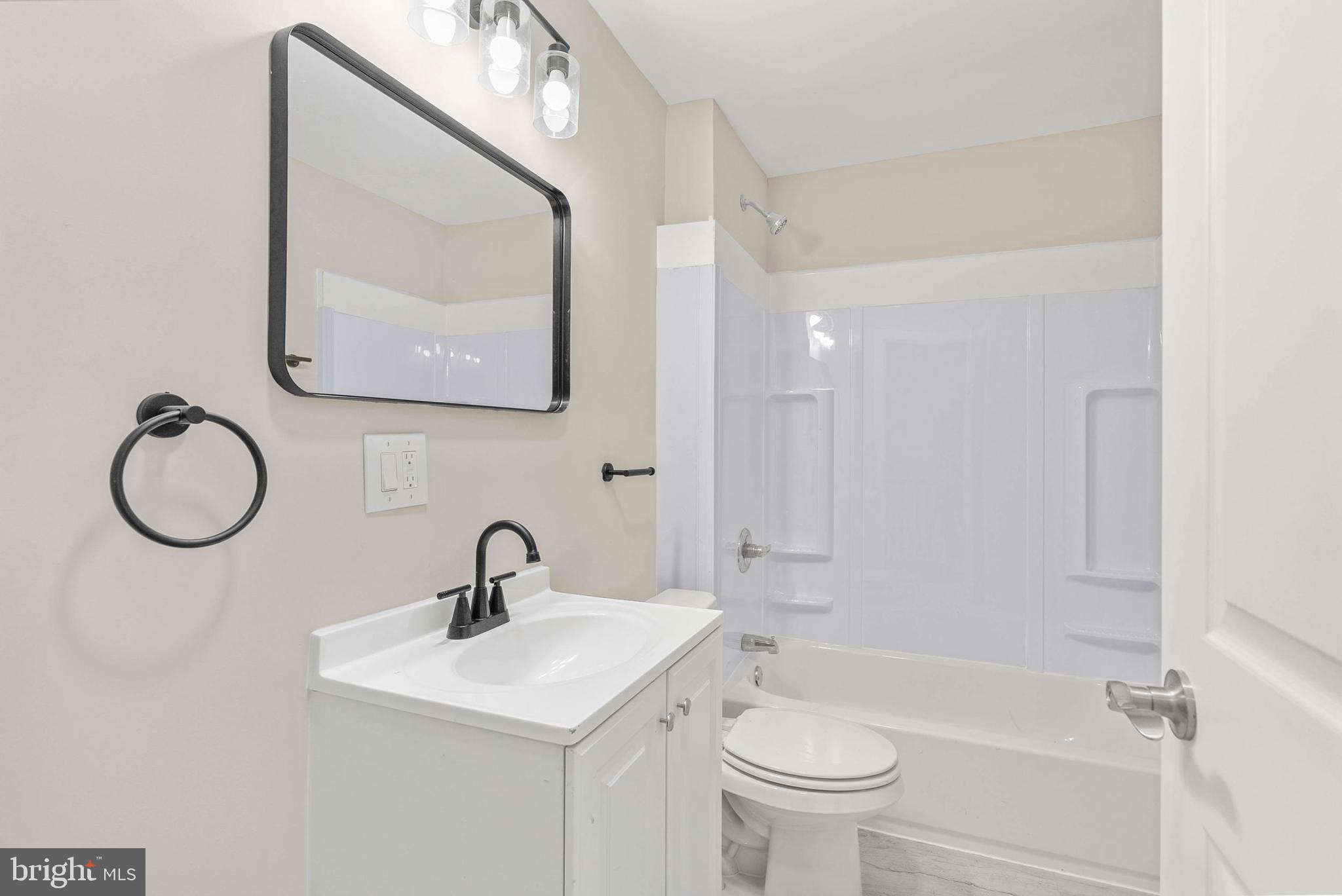 WEST OAK LANE - Residential Lease