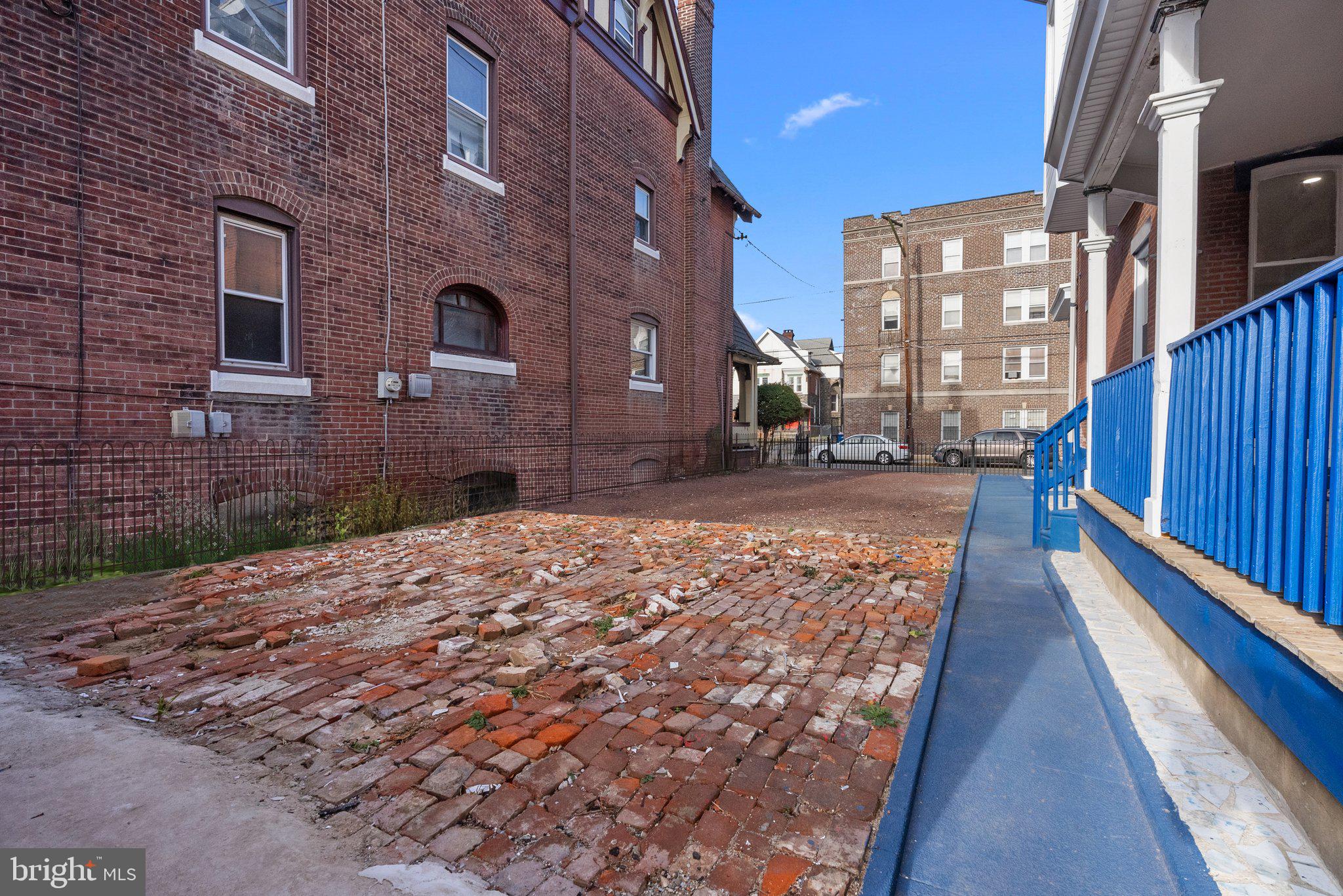 FRANKFORD - Residential