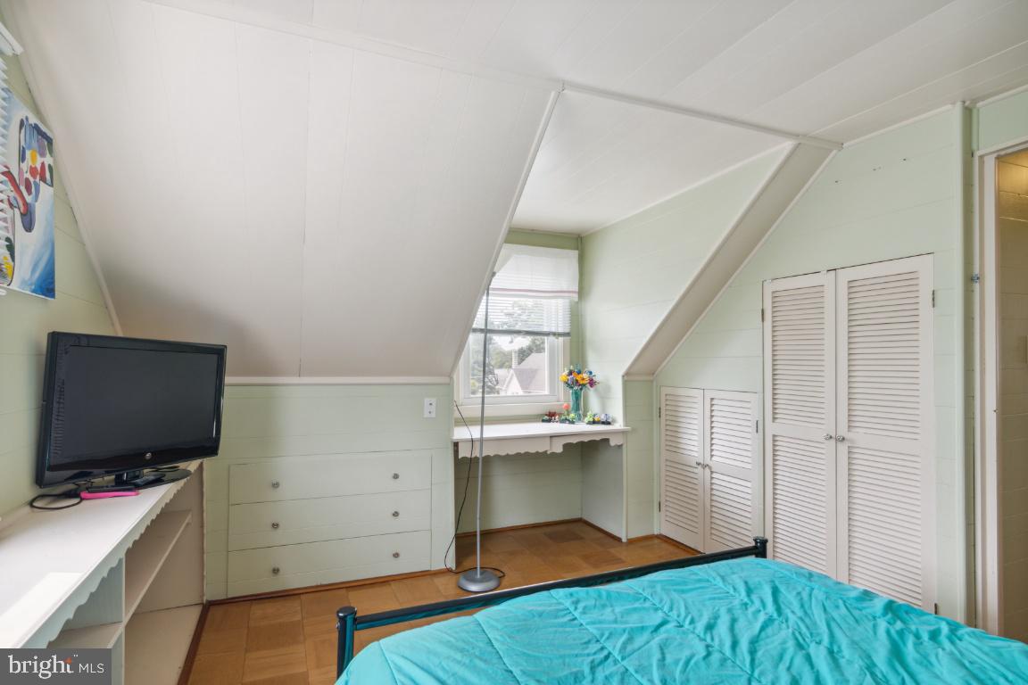 PARKVILLE - Residential