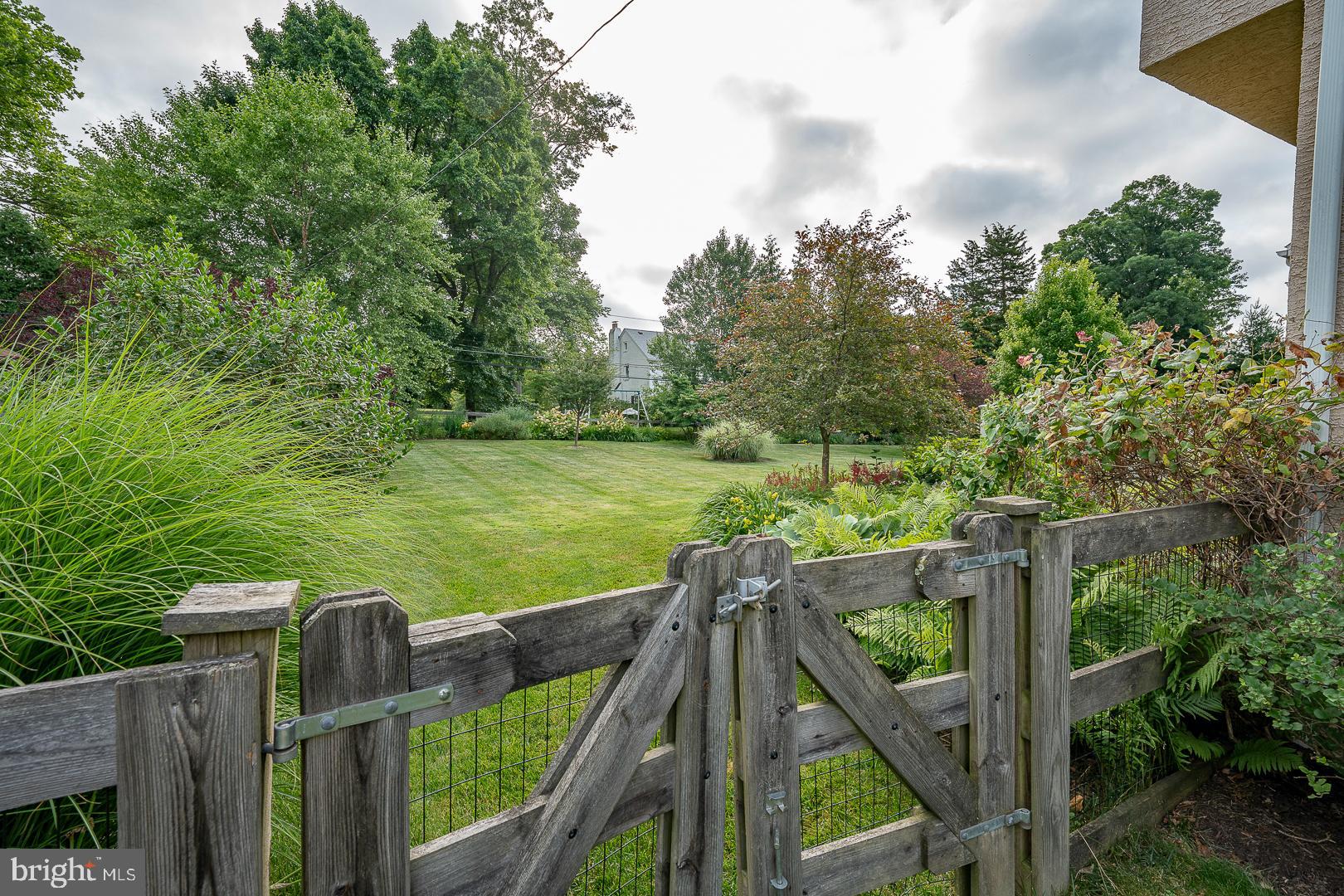 MERION GOLF MANOR - Residential