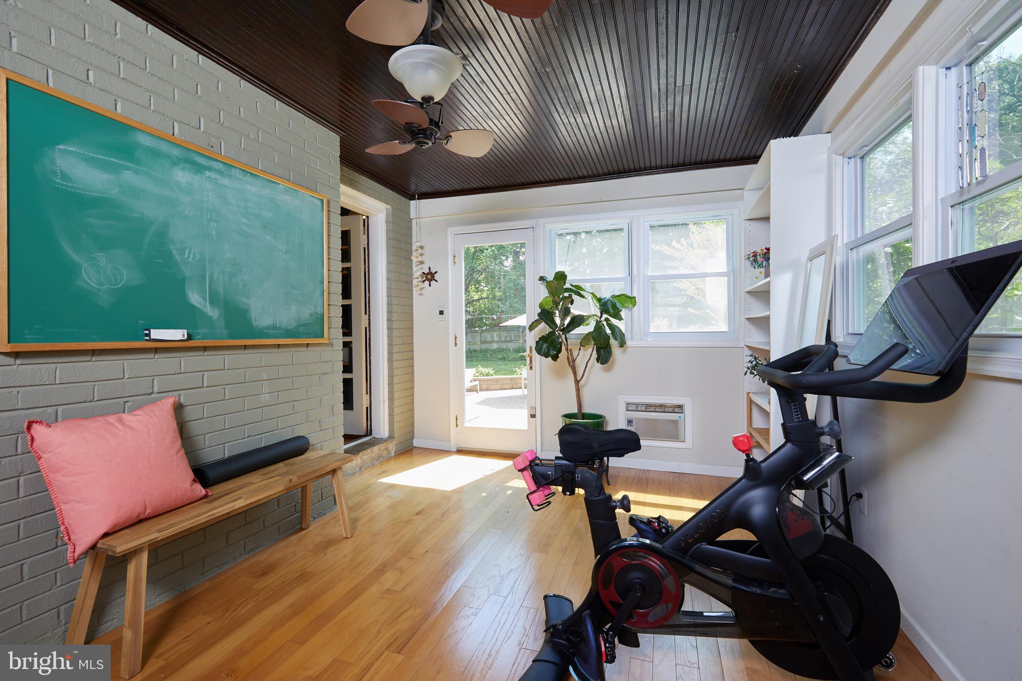 HILLANDALE - Residential