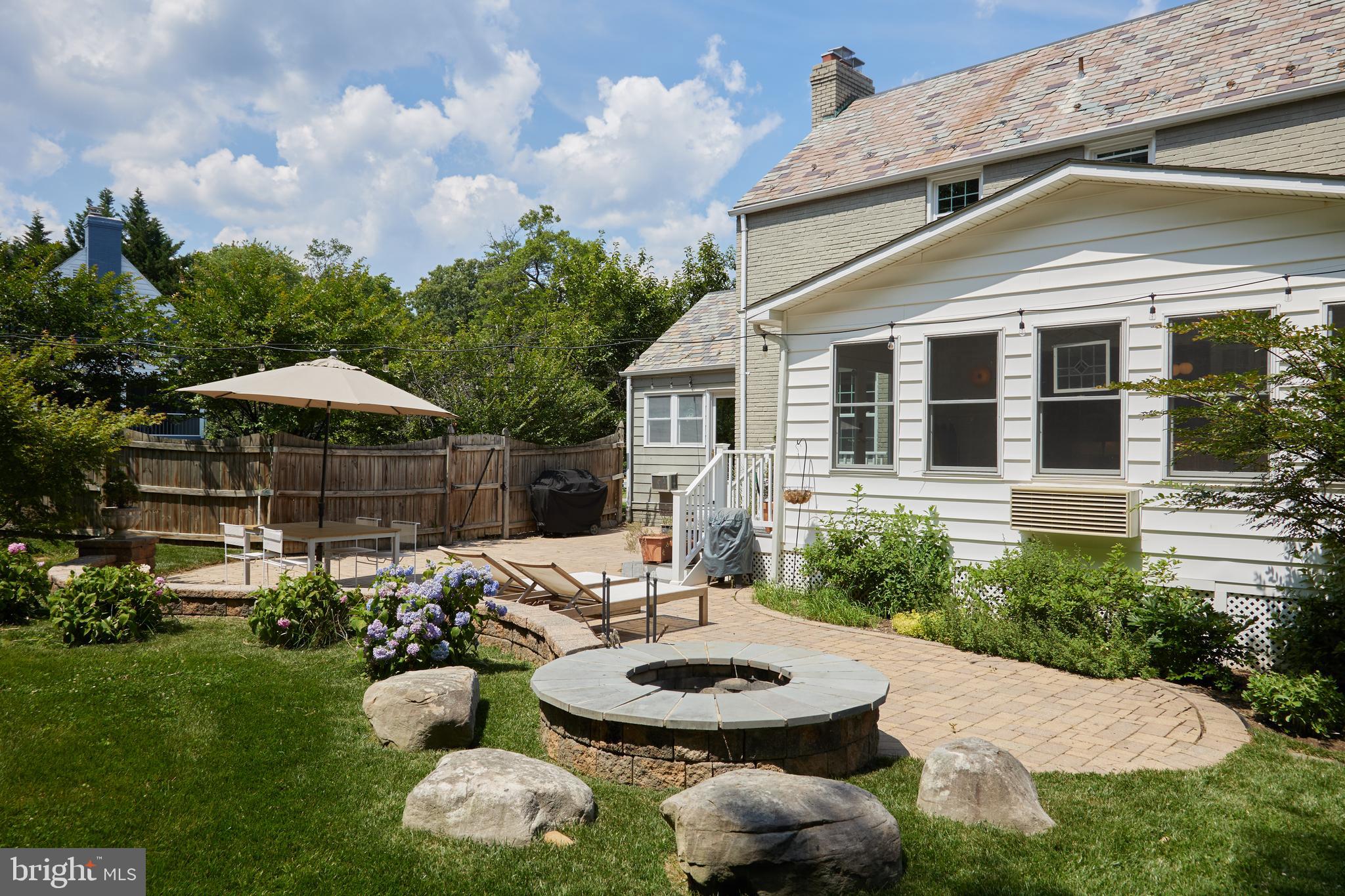 HILLANDALE - Residential